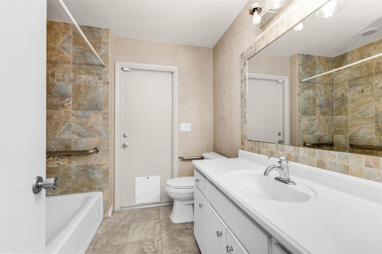 Image 37 of 59 For 2421 Belle Road