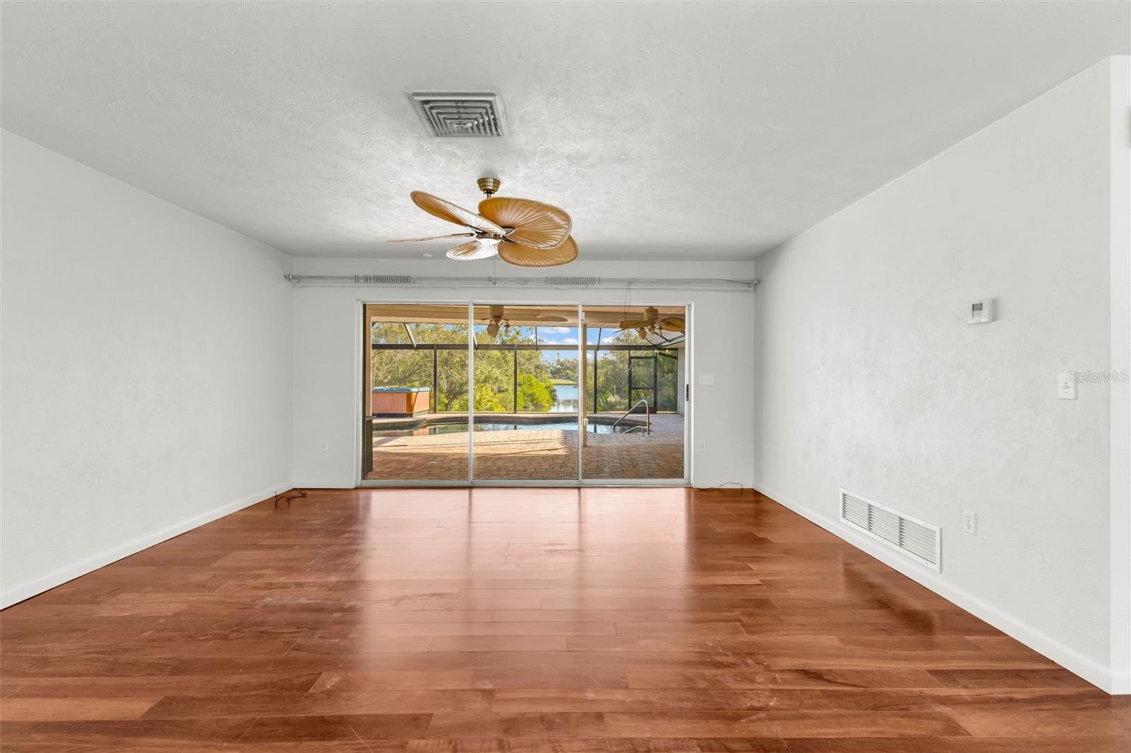 Image 8 of 59 For 2421 Belle Road