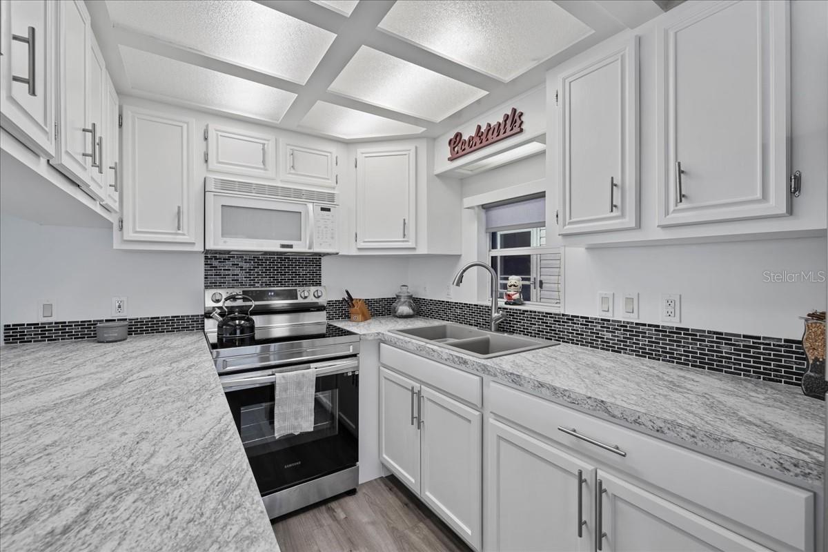 Image 13 of 22 For 19681 Summerlin Road 430