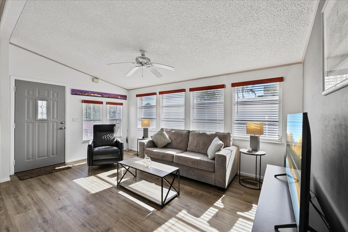 Image 16 of 22 For 19681 Summerlin Road 430