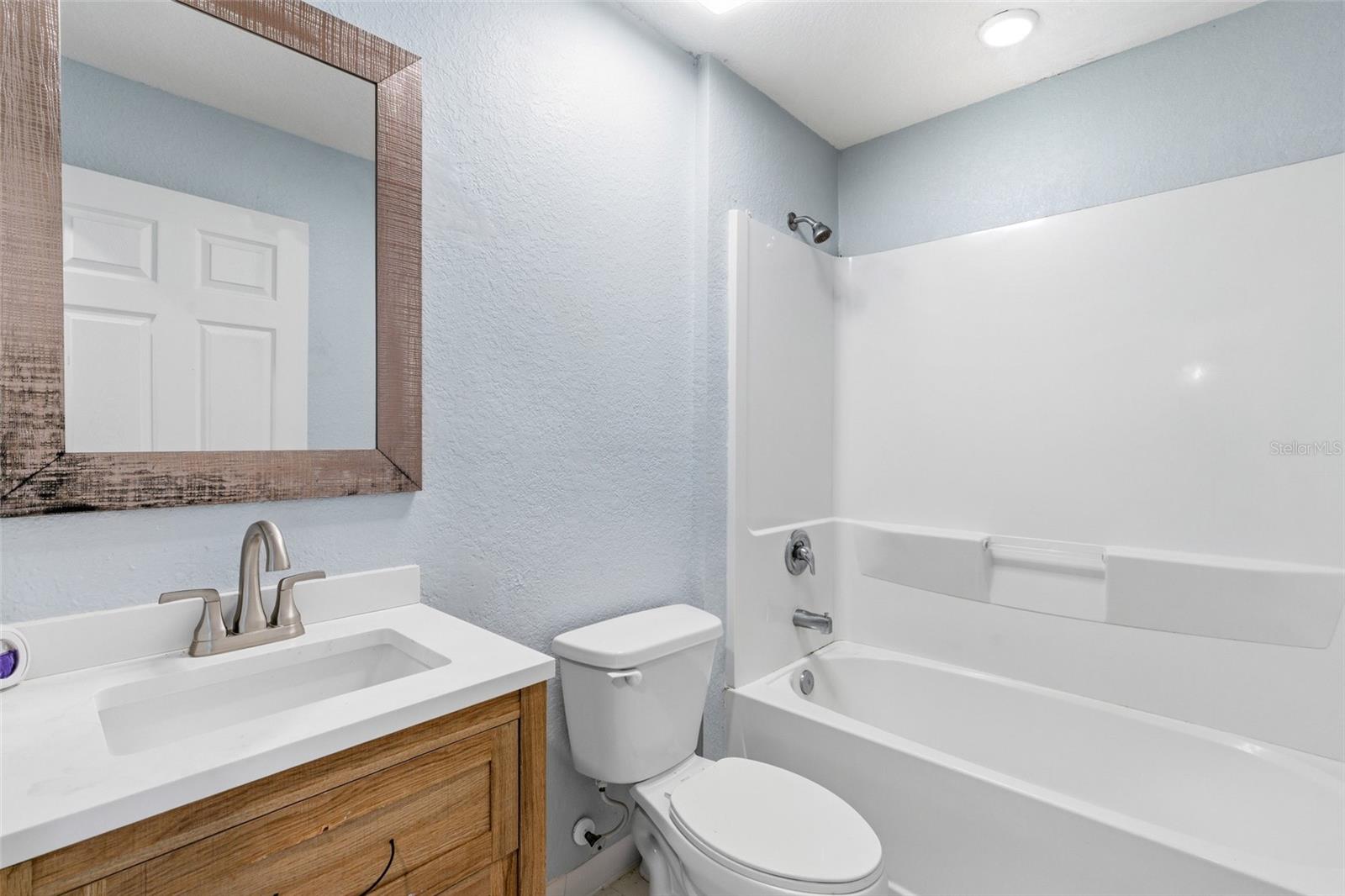 Image 18 of 24 For 23246 Abeline Avenue