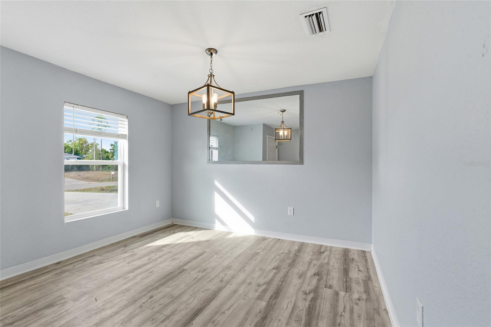 Image 3 of 24 For 23246 Abeline Avenue