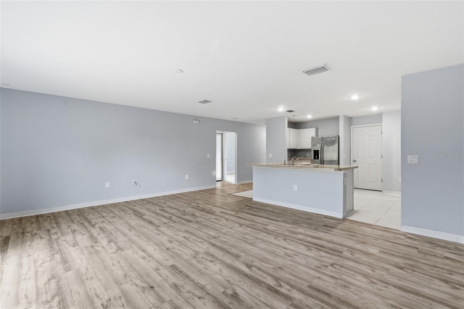 Image 9 of 24 For 23246 Abeline Avenue