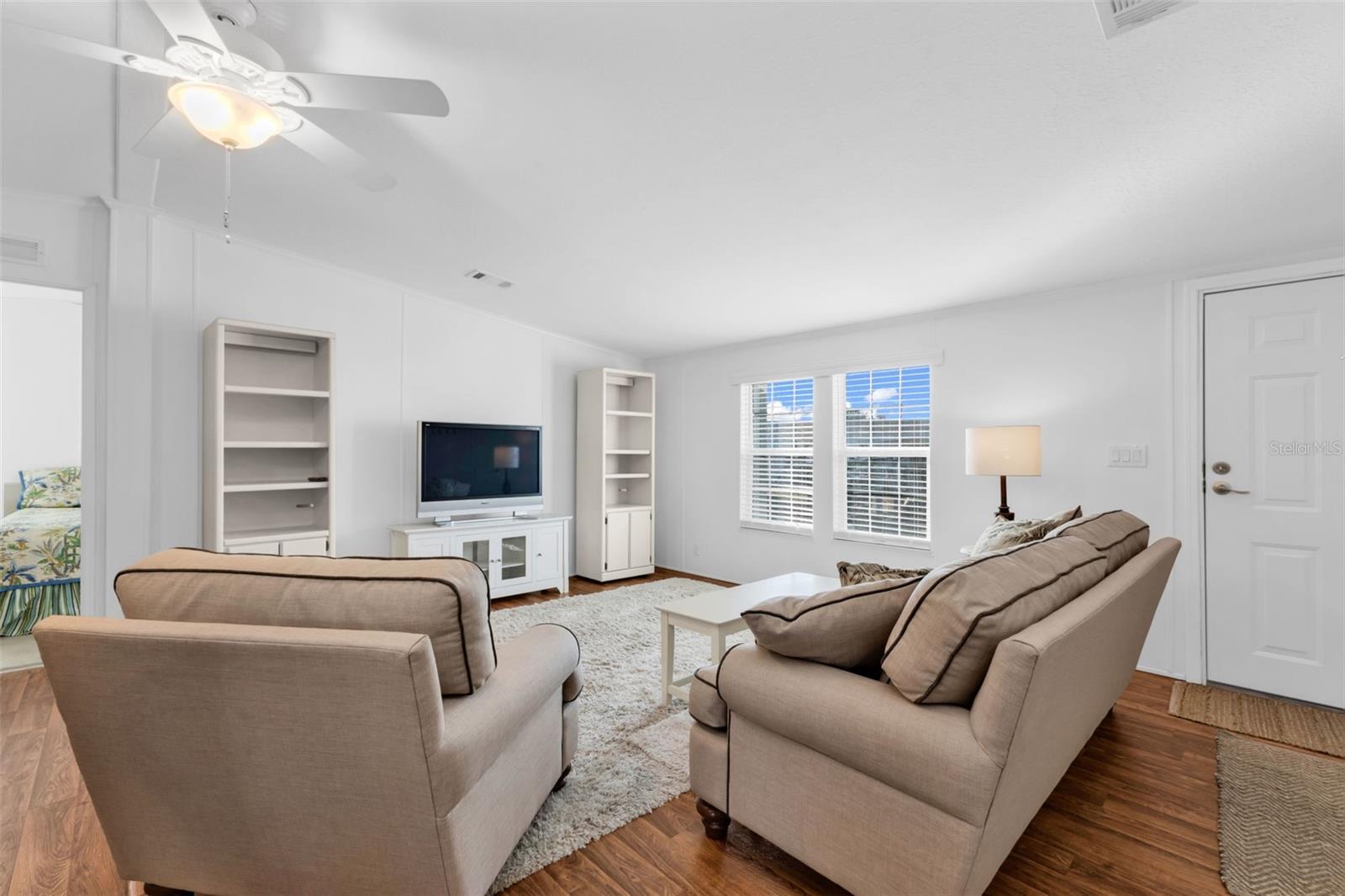 Image 4 of 43 For 1000 Kings Highway 287