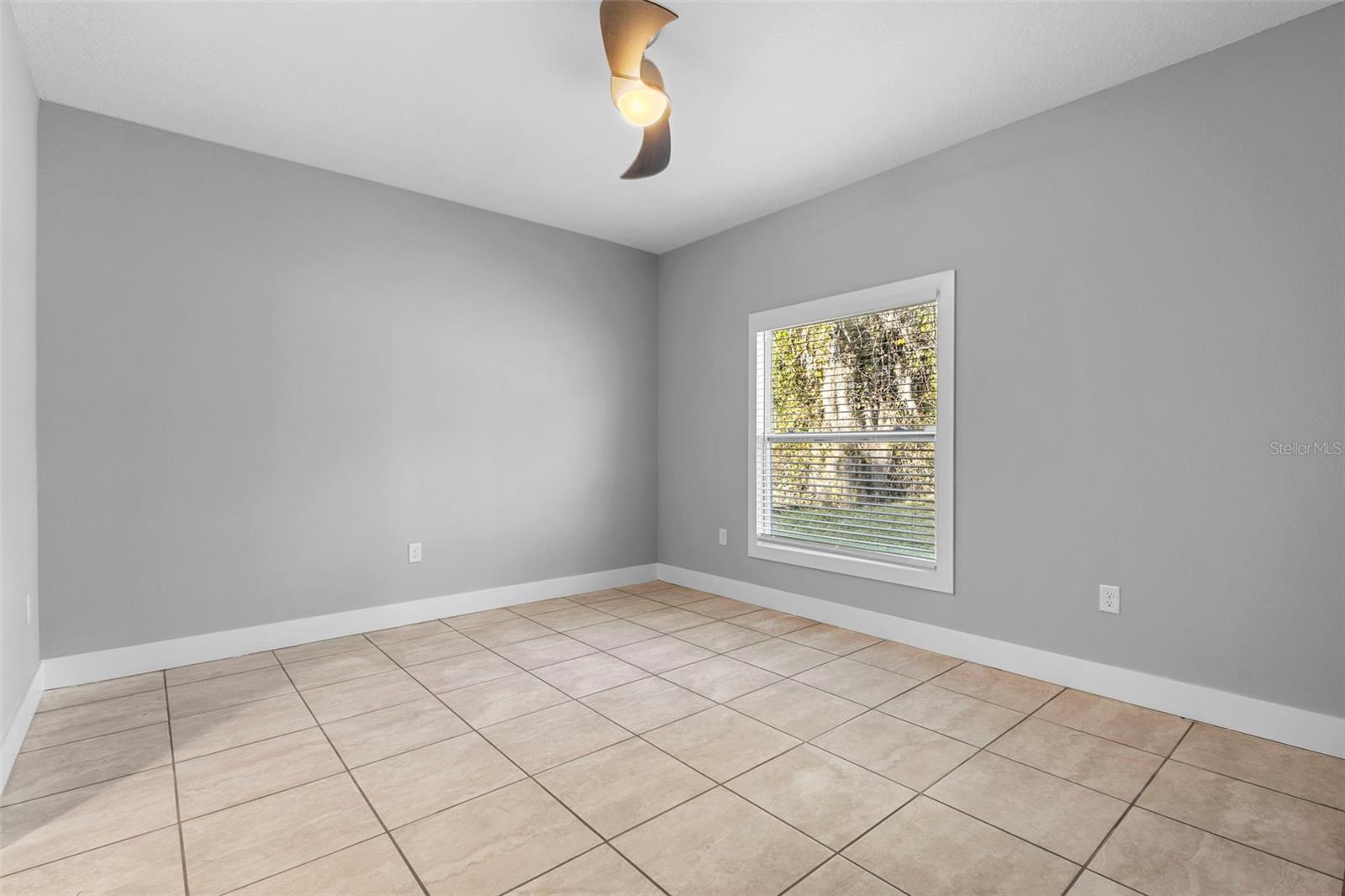 Image 14 of 25 For 242 Dirksen Drive