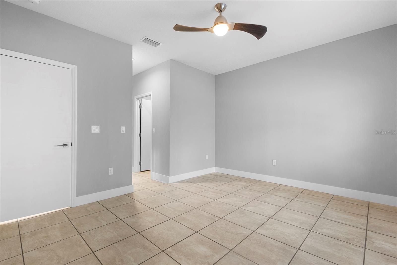 Image 15 of 25 For 242 Dirksen Drive