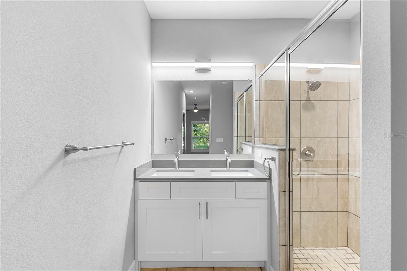 Image 17 of 25 For 242 Dirksen Drive