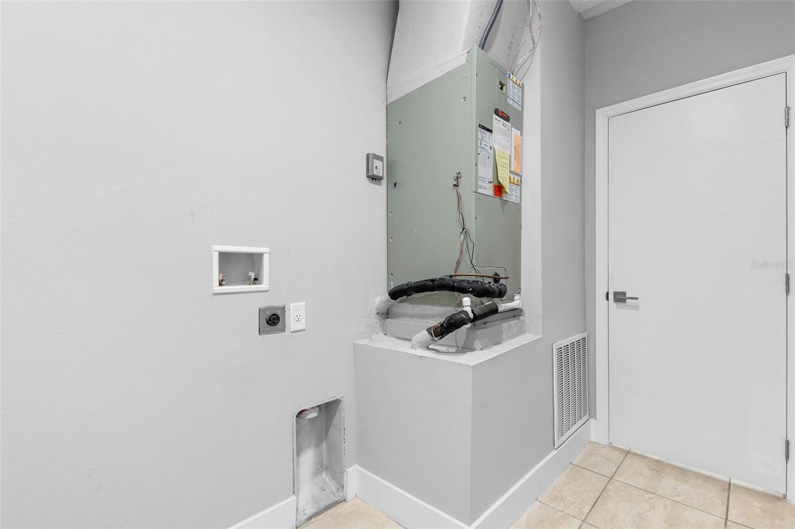 Image 24 of 25 For 242 Dirksen Drive