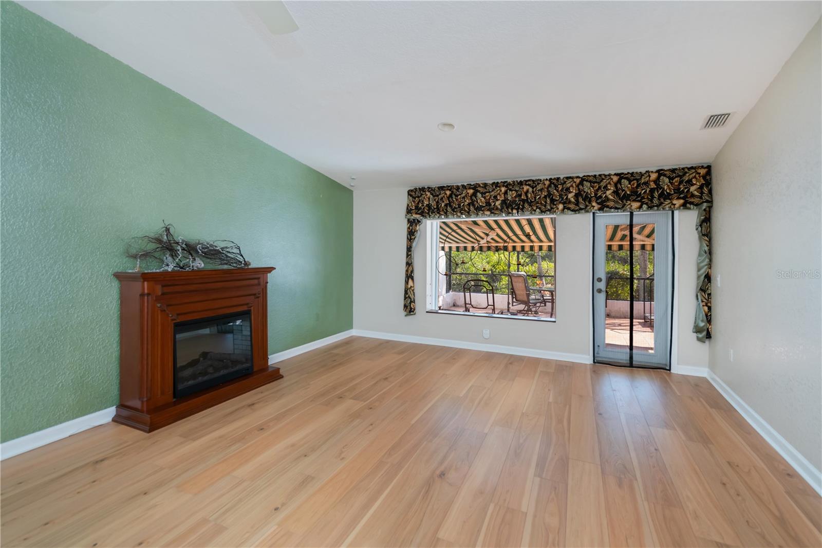 Image 14 of 92 For 5046 San Rocco Court