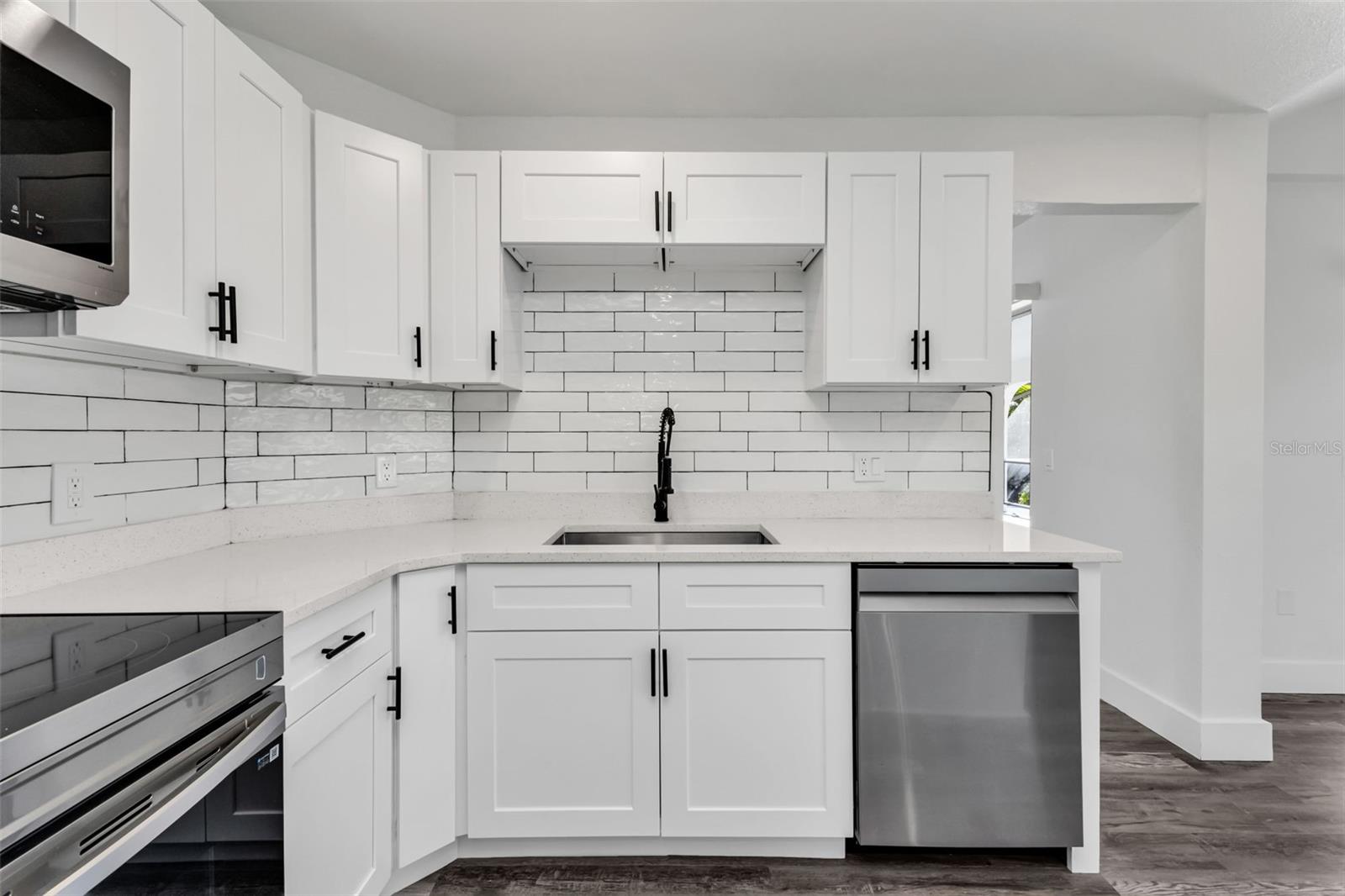 Image 15 of 30 For 2161 Aqui Esta Drive