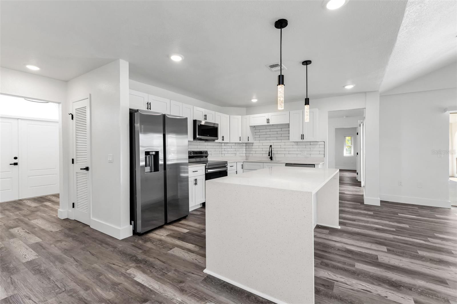 Image 16 of 30 For 2161 Aqui Esta Drive