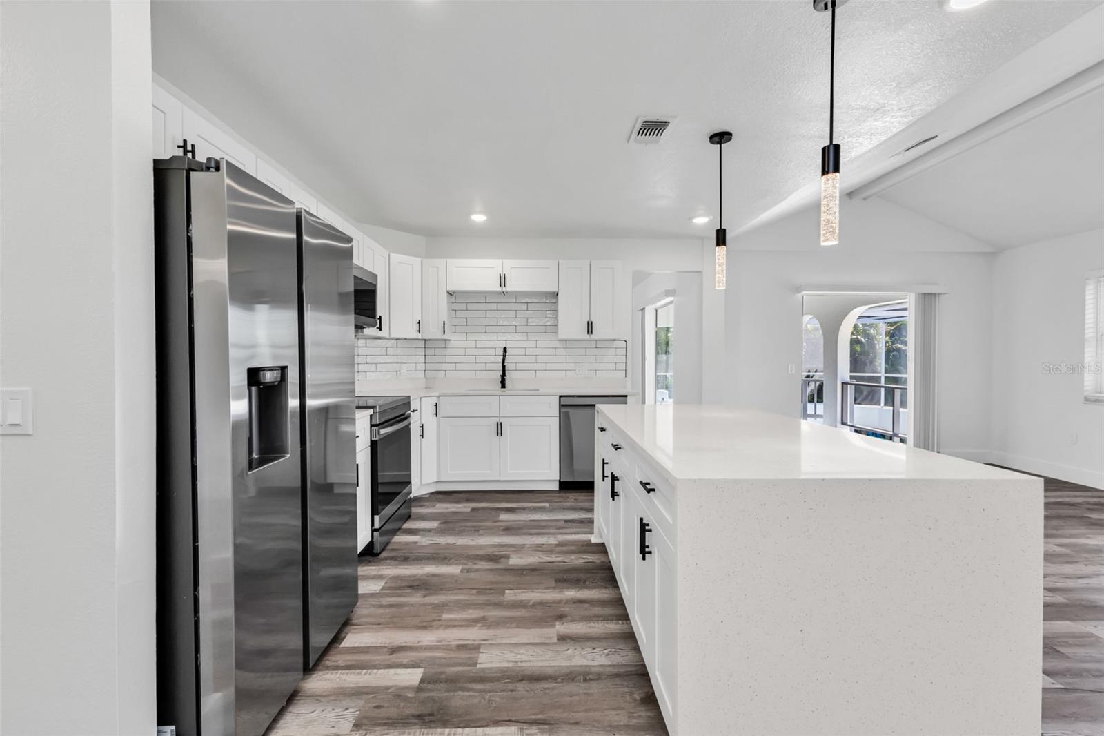 Image 17 of 30 For 2161 Aqui Esta Drive