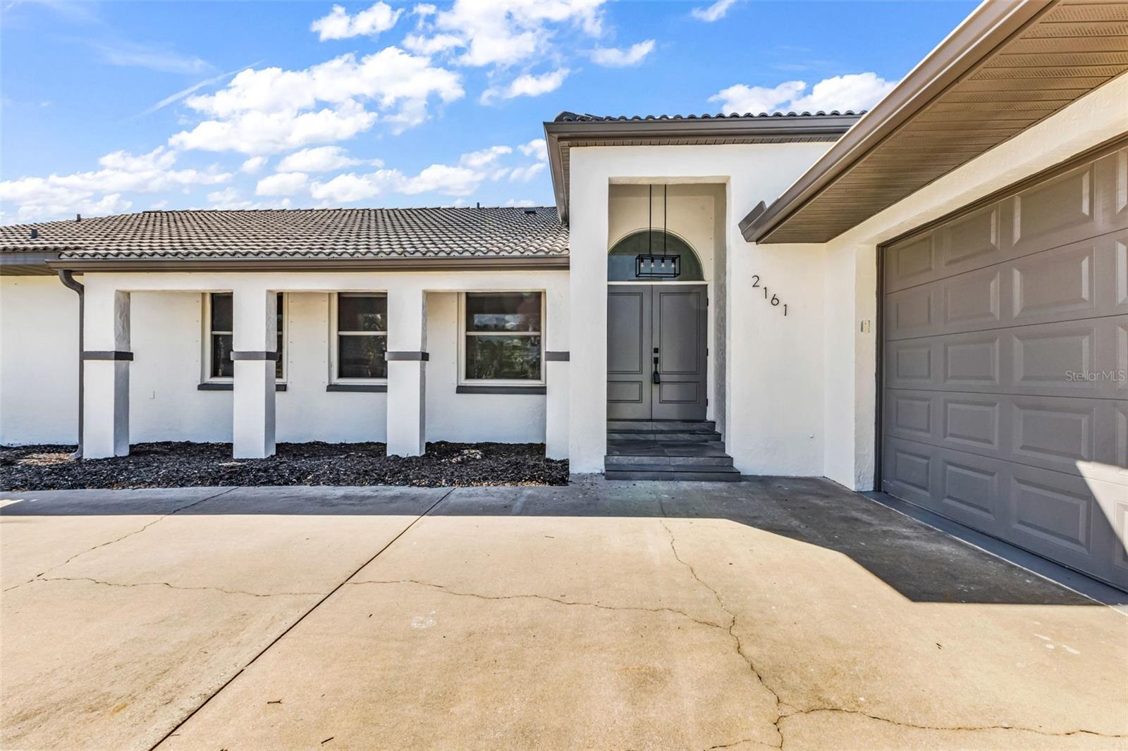 Image 2 of 30 For 2161 Aqui Esta Drive