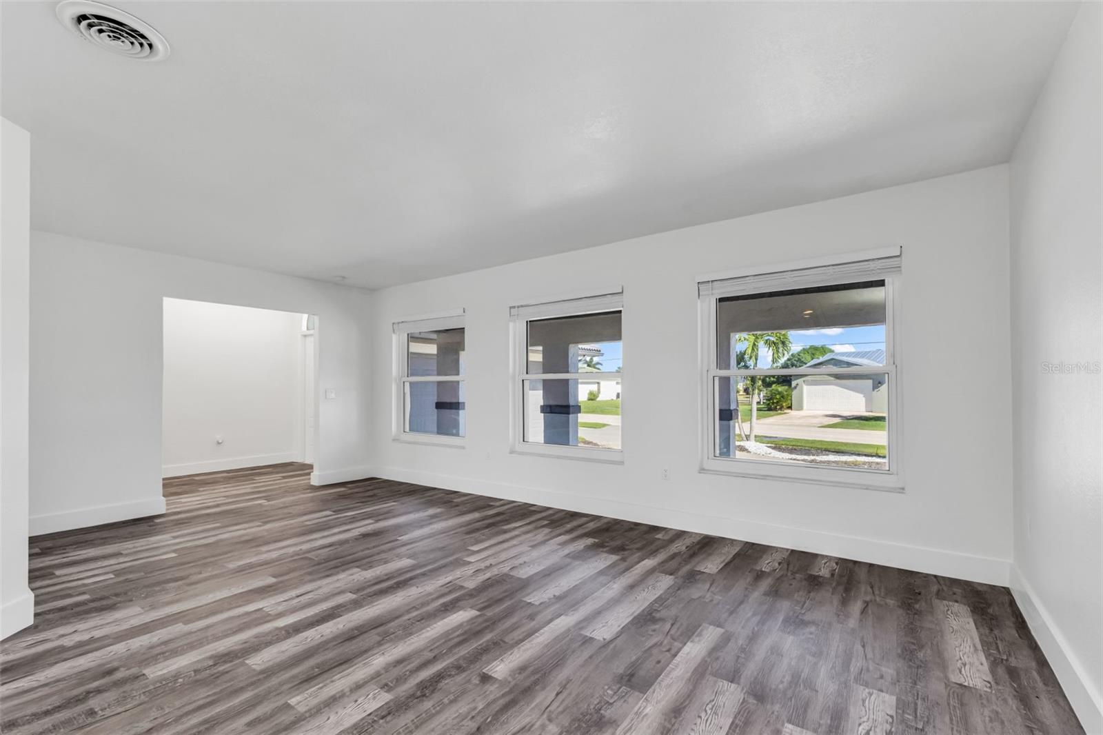 Image 6 of 30 For 2161 Aqui Esta Drive