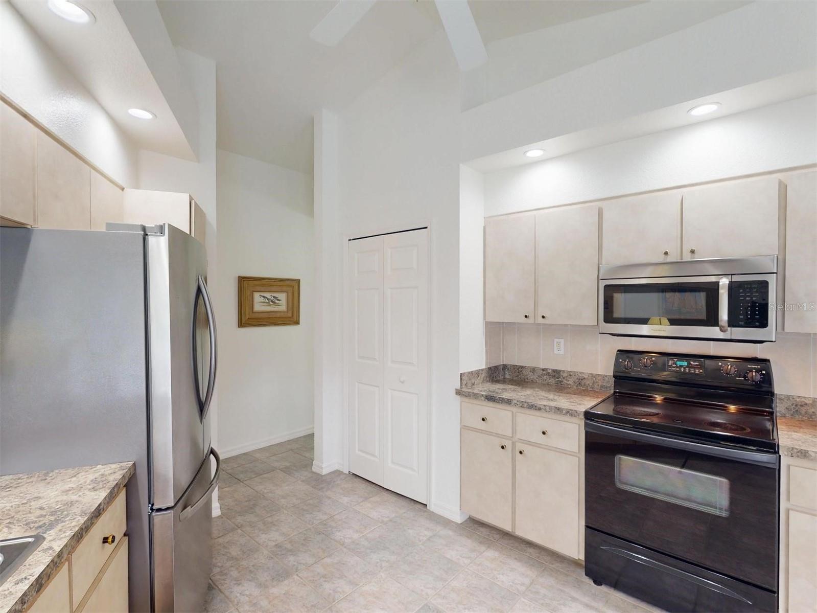 Image 16 of 78 For 18226 Brazil Avenue