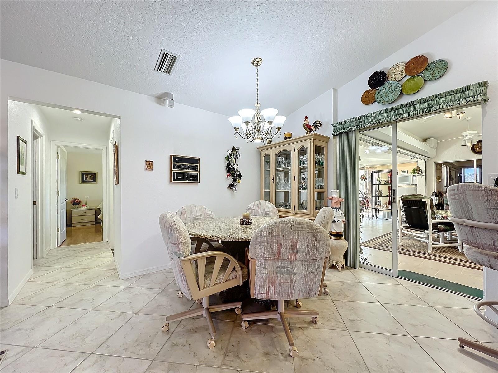 Image 8 of 22 For 4365 Aladdin Avenue