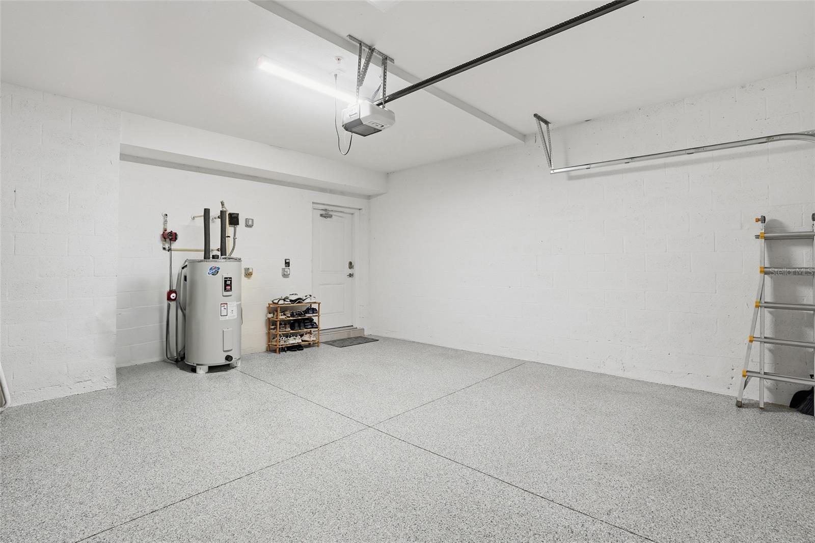 Listing photo id 30 for 14144 Poppy Field Loop 4211