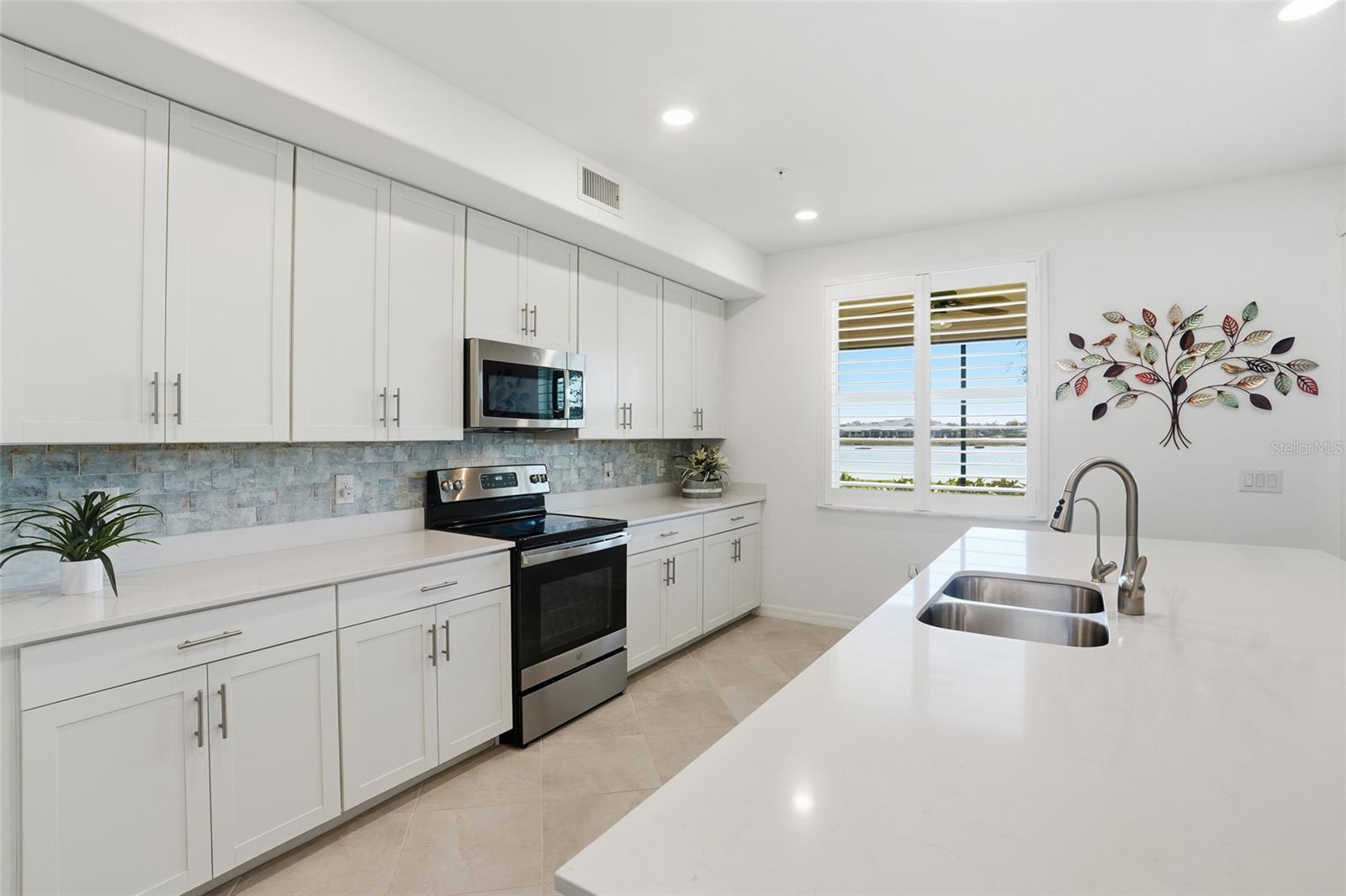 Listing photo id 5 for 14144 Poppy Field Loop 4211