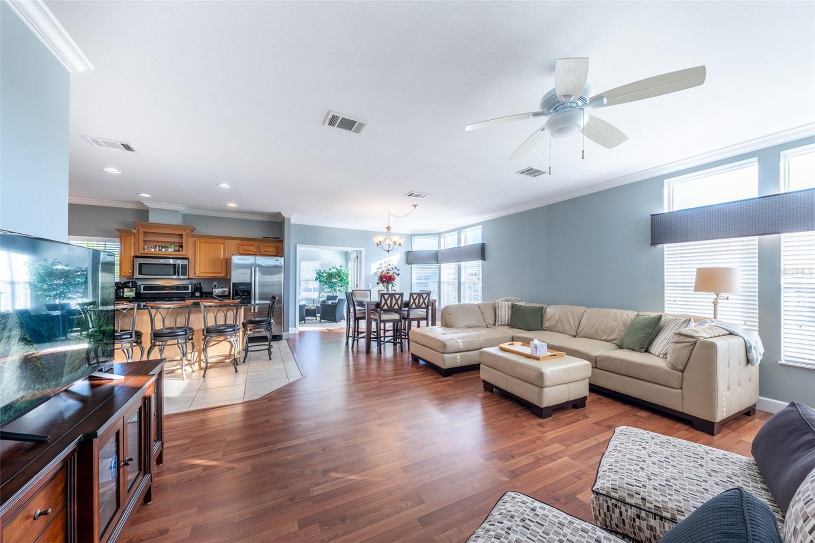 Image 23 of 60 For 2 Emden Circle