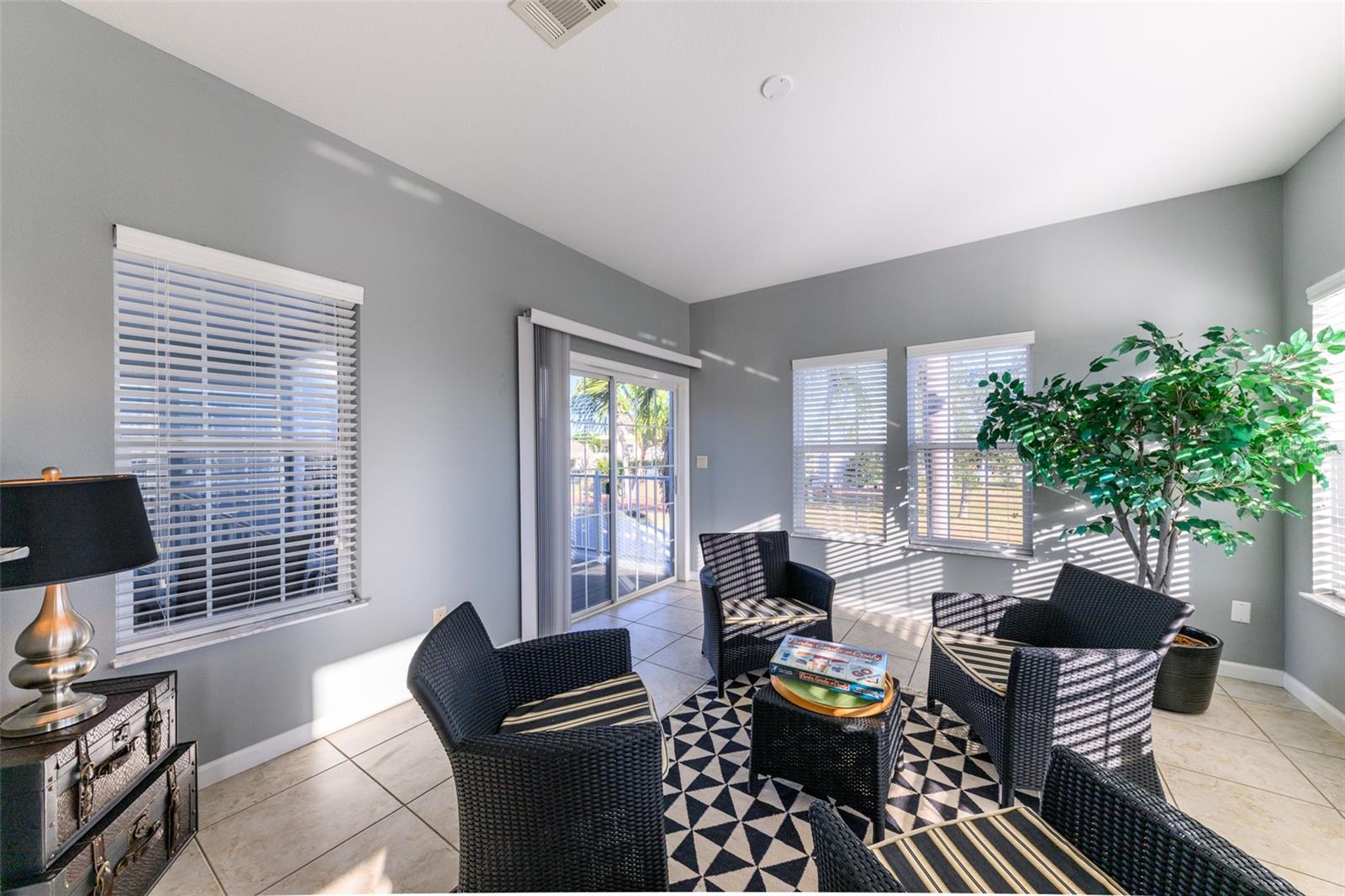 Image 25 of 60 For 2 Emden Circle