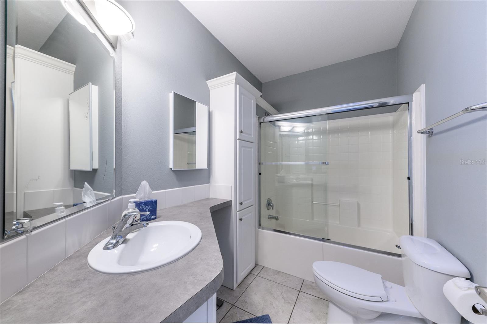 Image 34 of 60 For 2 Emden Circle