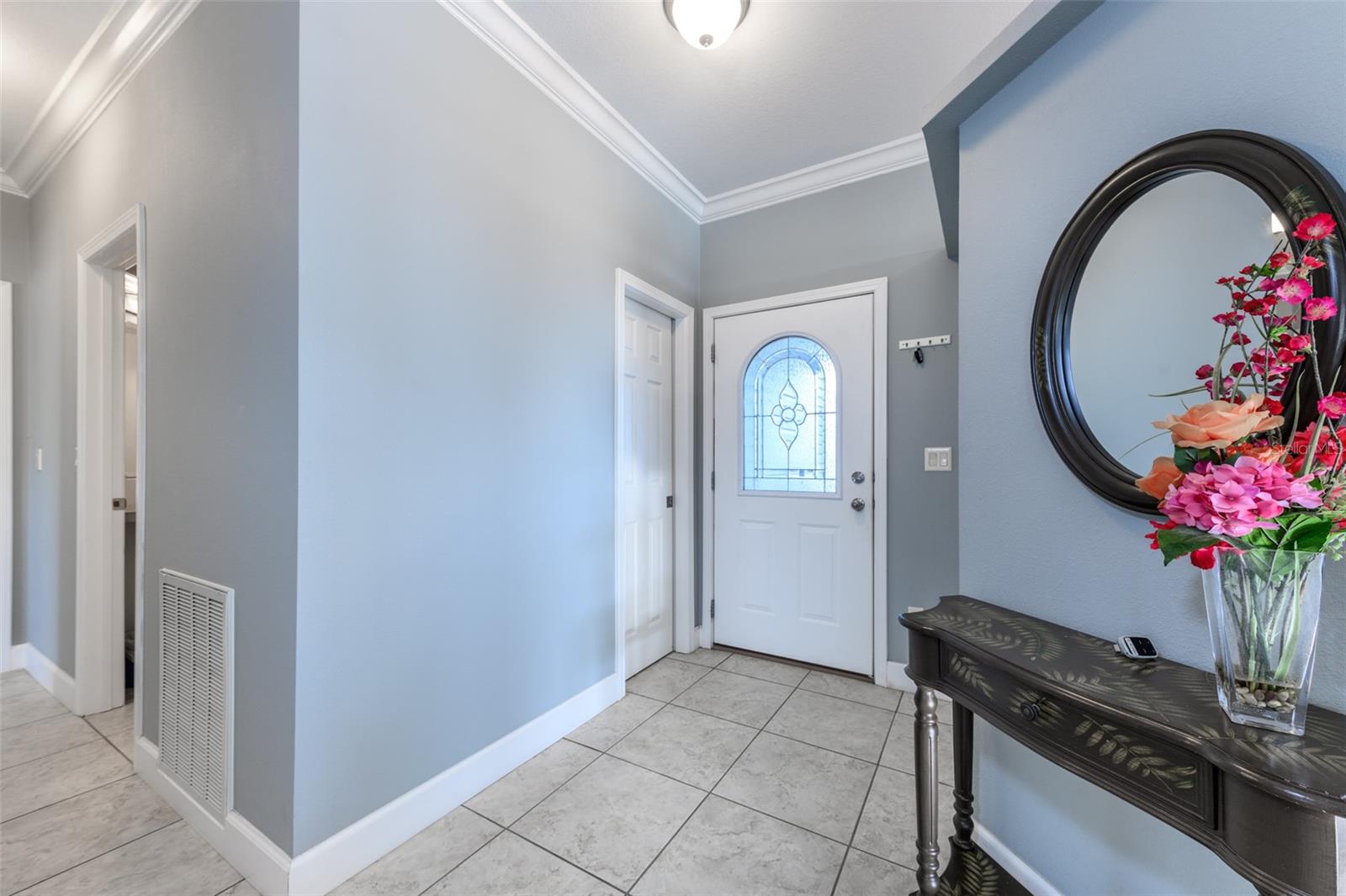 Image 8 of 60 For 2 Emden Circle