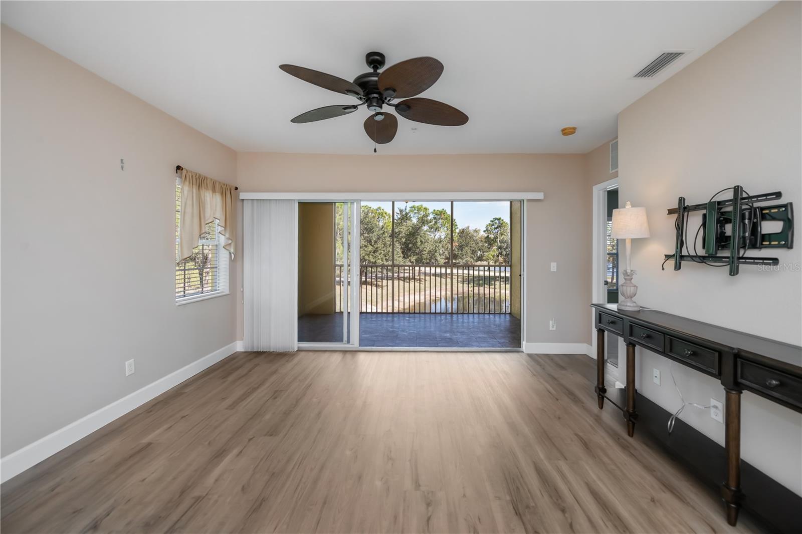 Image 14 of 60 For 2060 Willow Hammock Circle 201