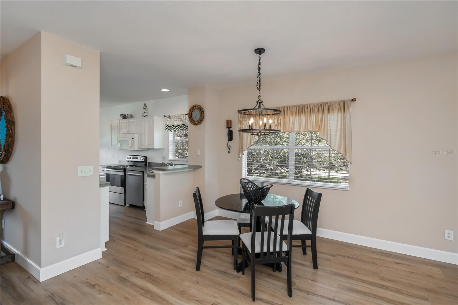 Image 16 of 60 For 2060 Willow Hammock Circle 201