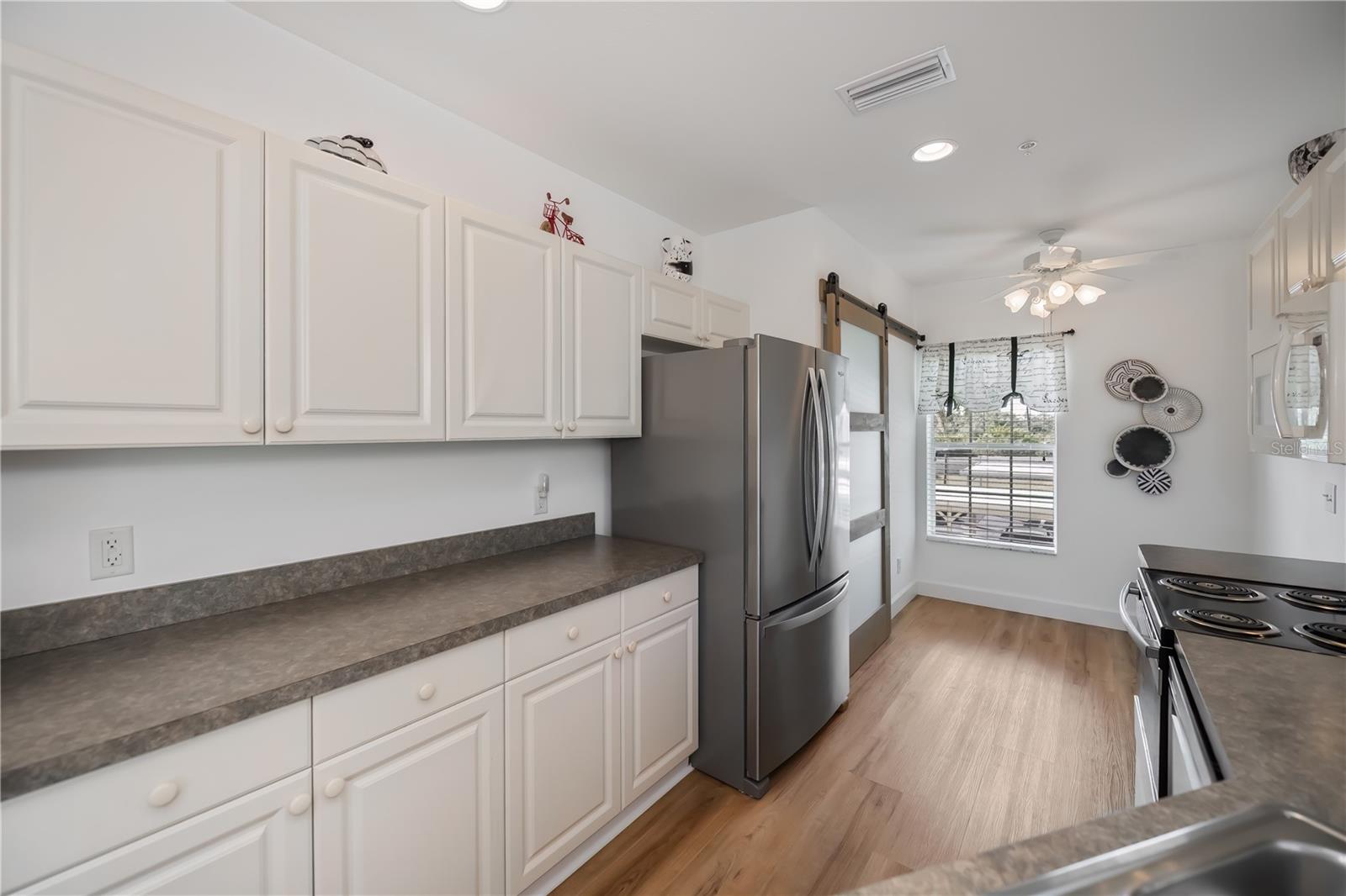 Image 17 of 60 For 2060 Willow Hammock Circle 201