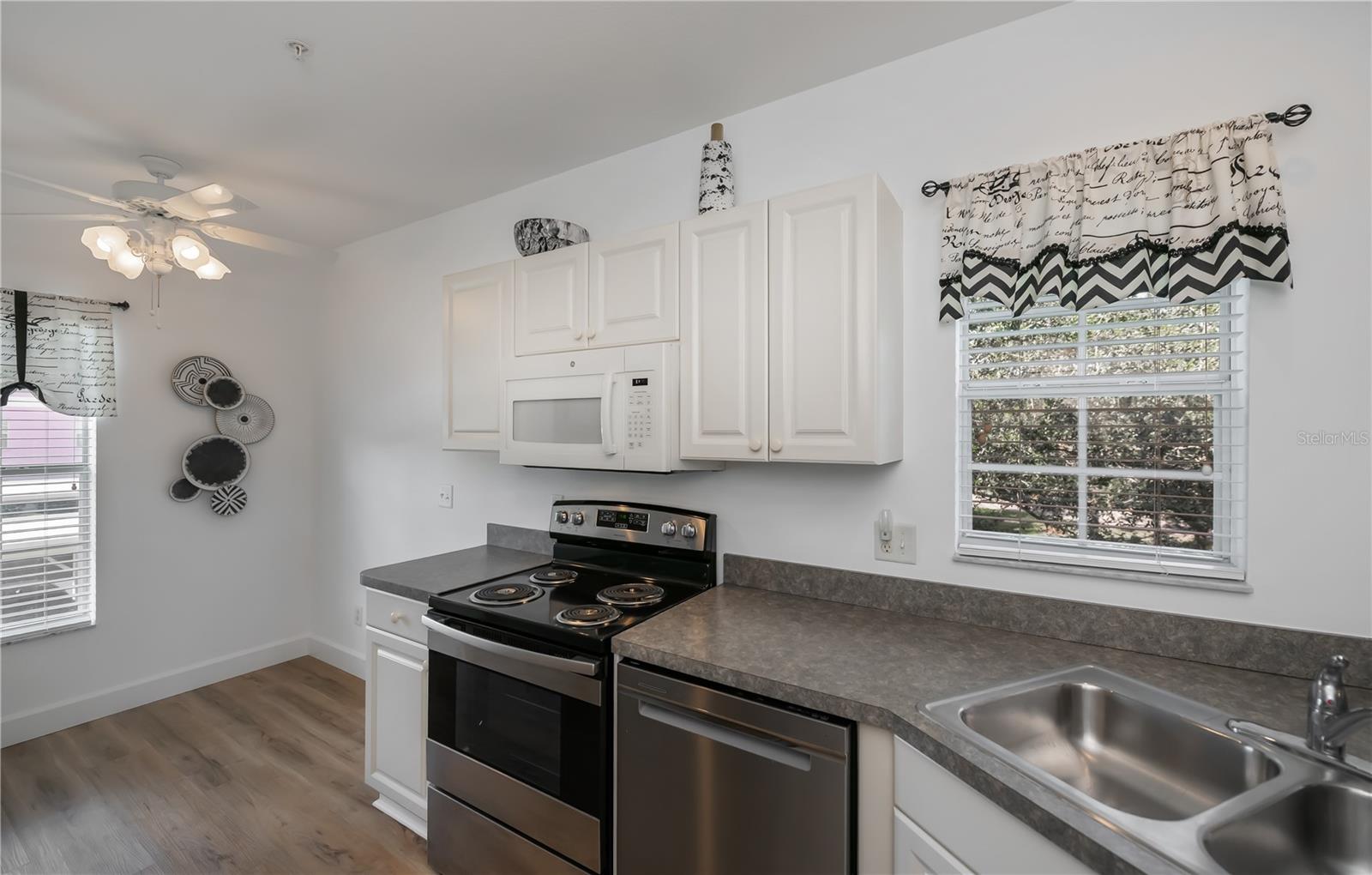 Image 21 of 60 For 2060 Willow Hammock Circle 201