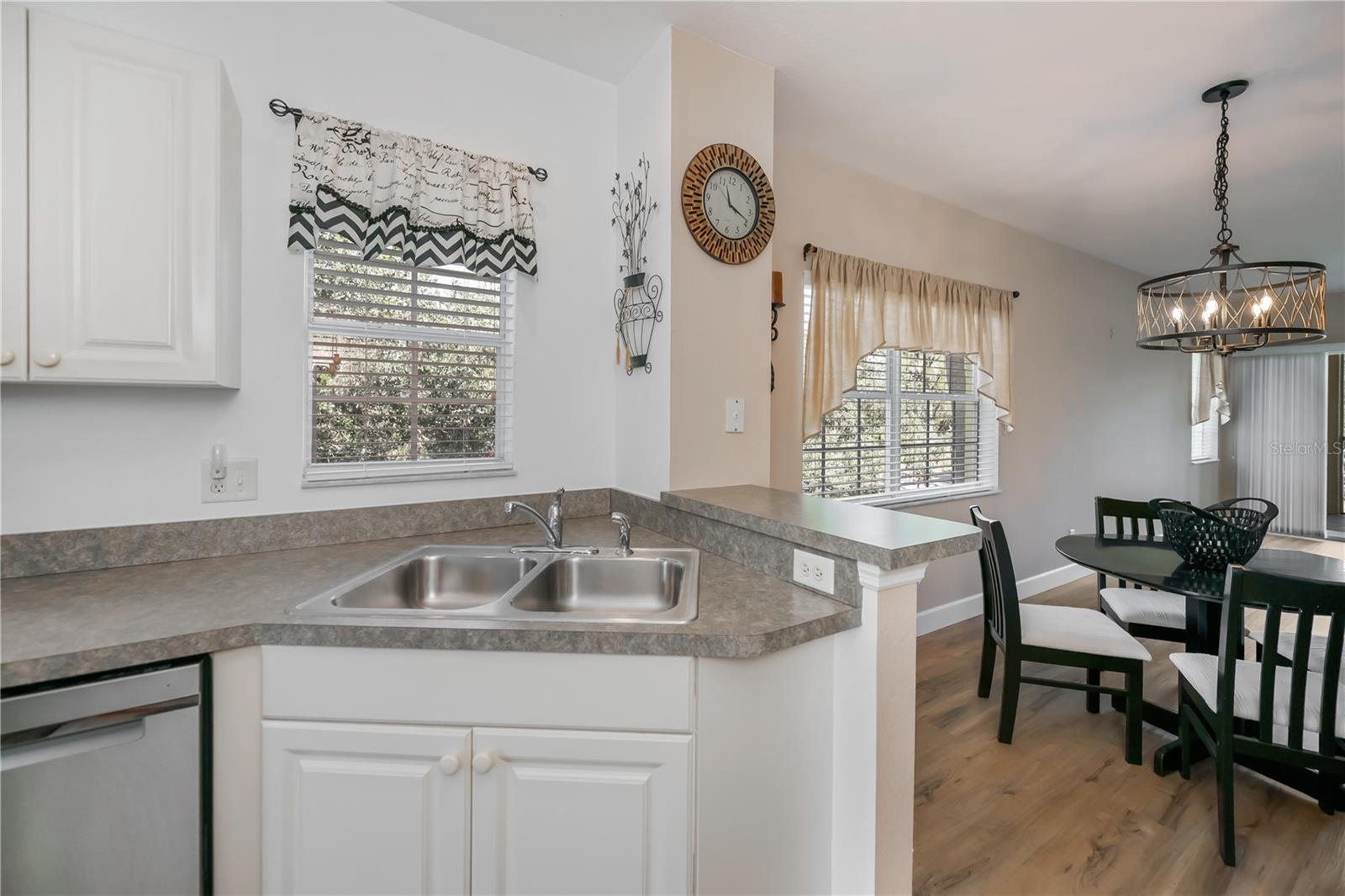 Image 23 of 60 For 2060 Willow Hammock Circle 201