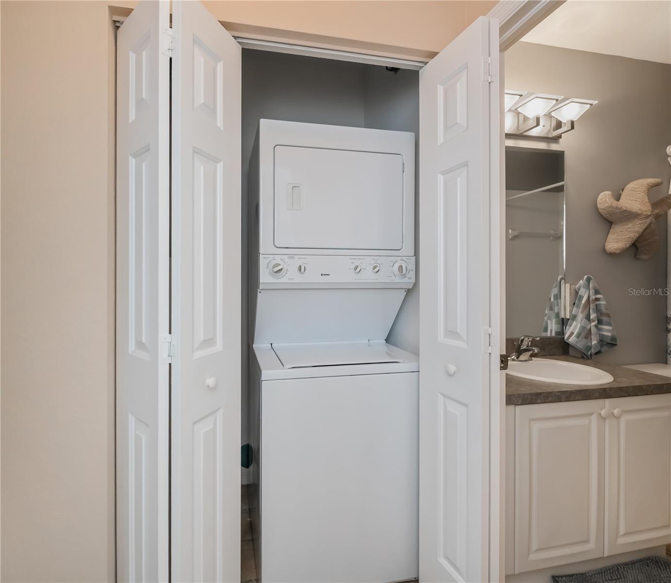 Image 32 of 60 For 2060 Willow Hammock Circle 201