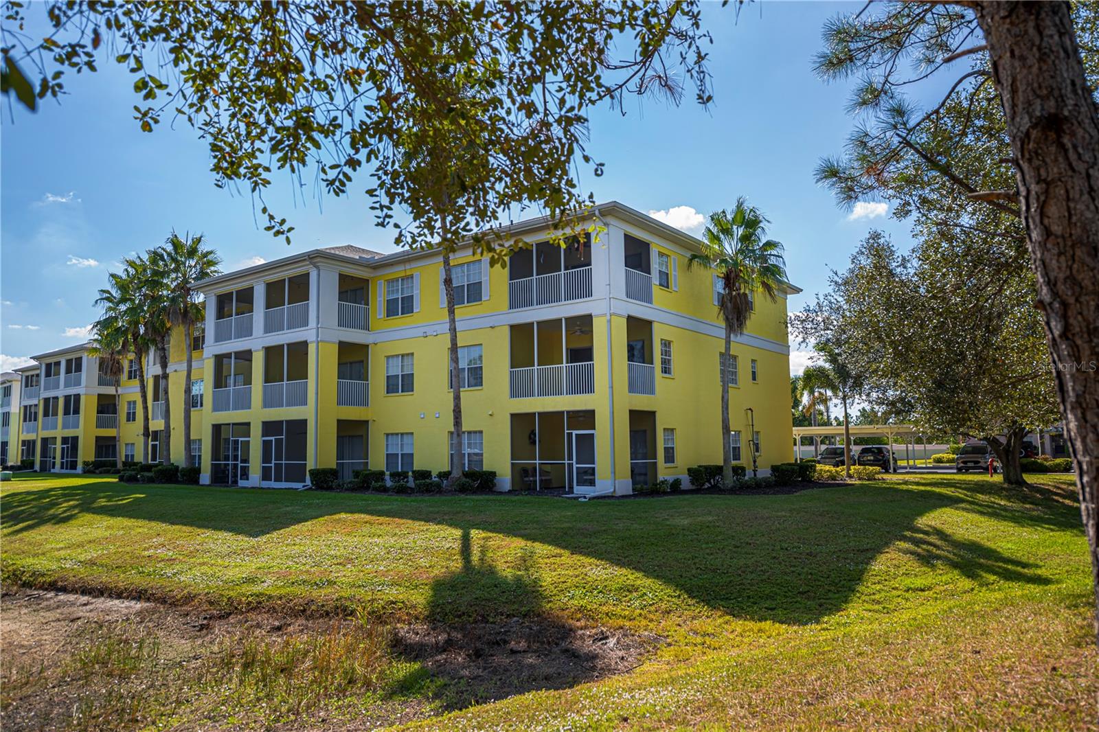 Image 38 of 60 For 2060 Willow Hammock Circle 201