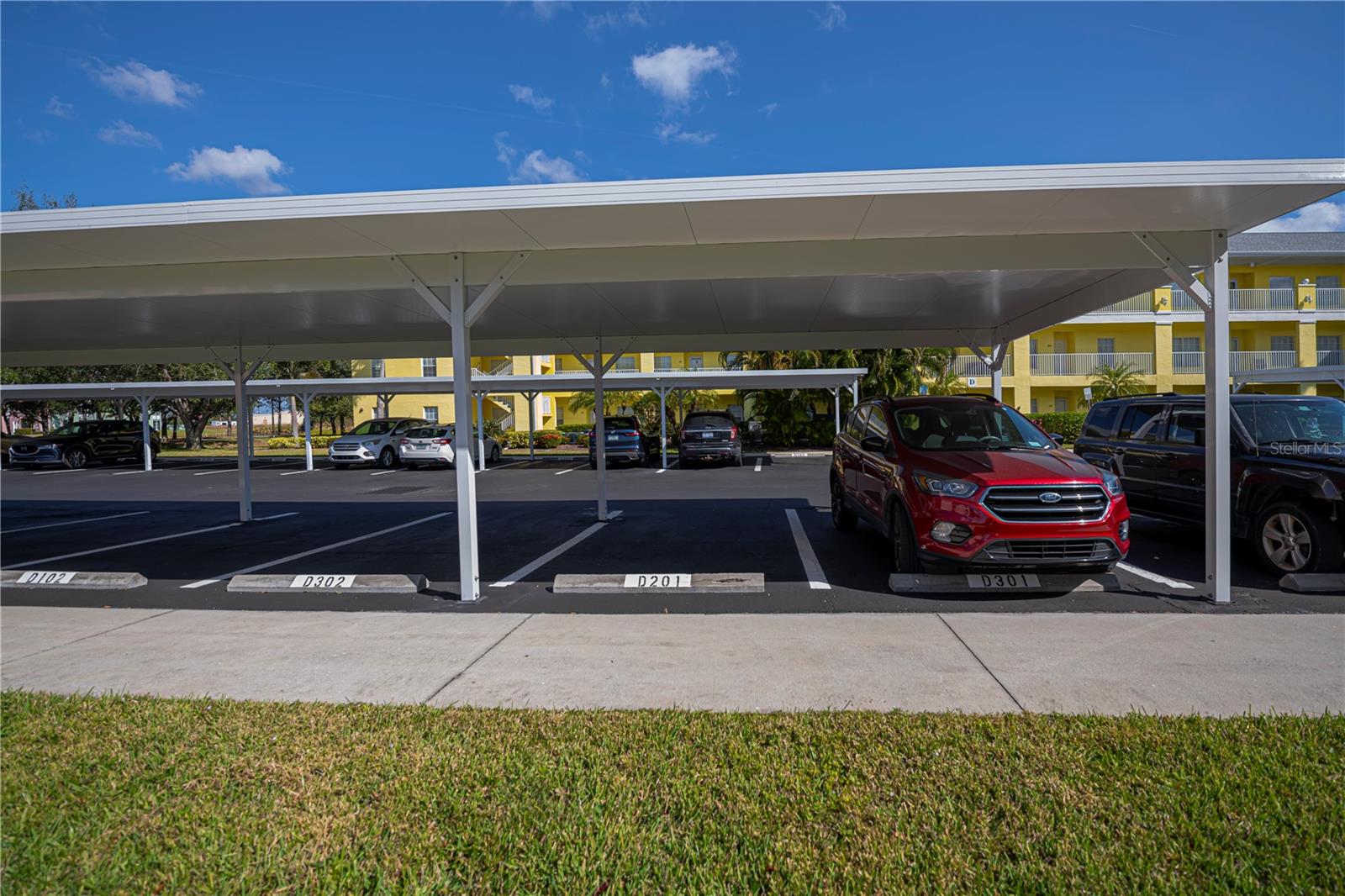 Image 41 of 60 For 2060 Willow Hammock Circle 201