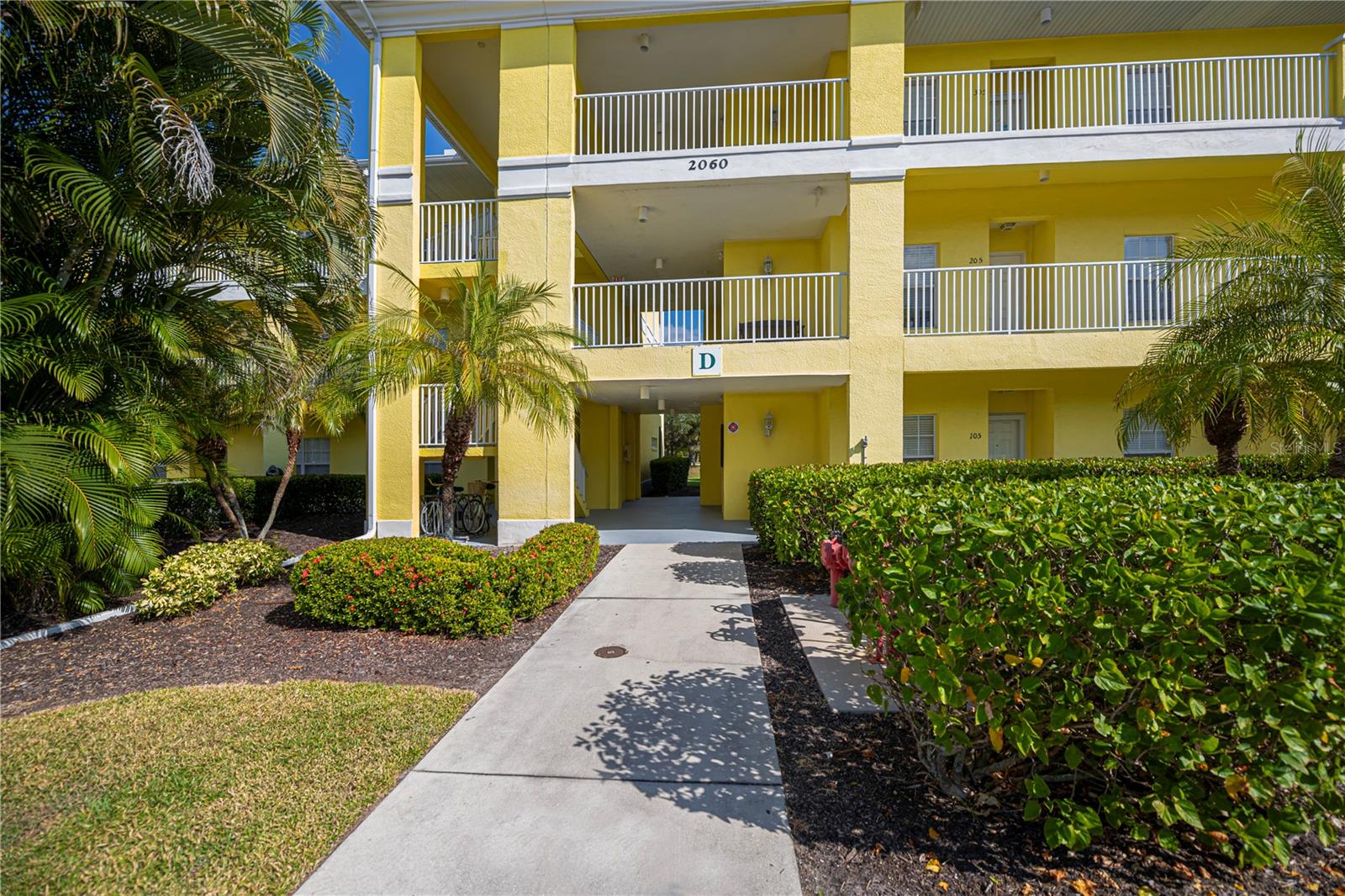 Image 7 of 60 For 2060 Willow Hammock Circle 201