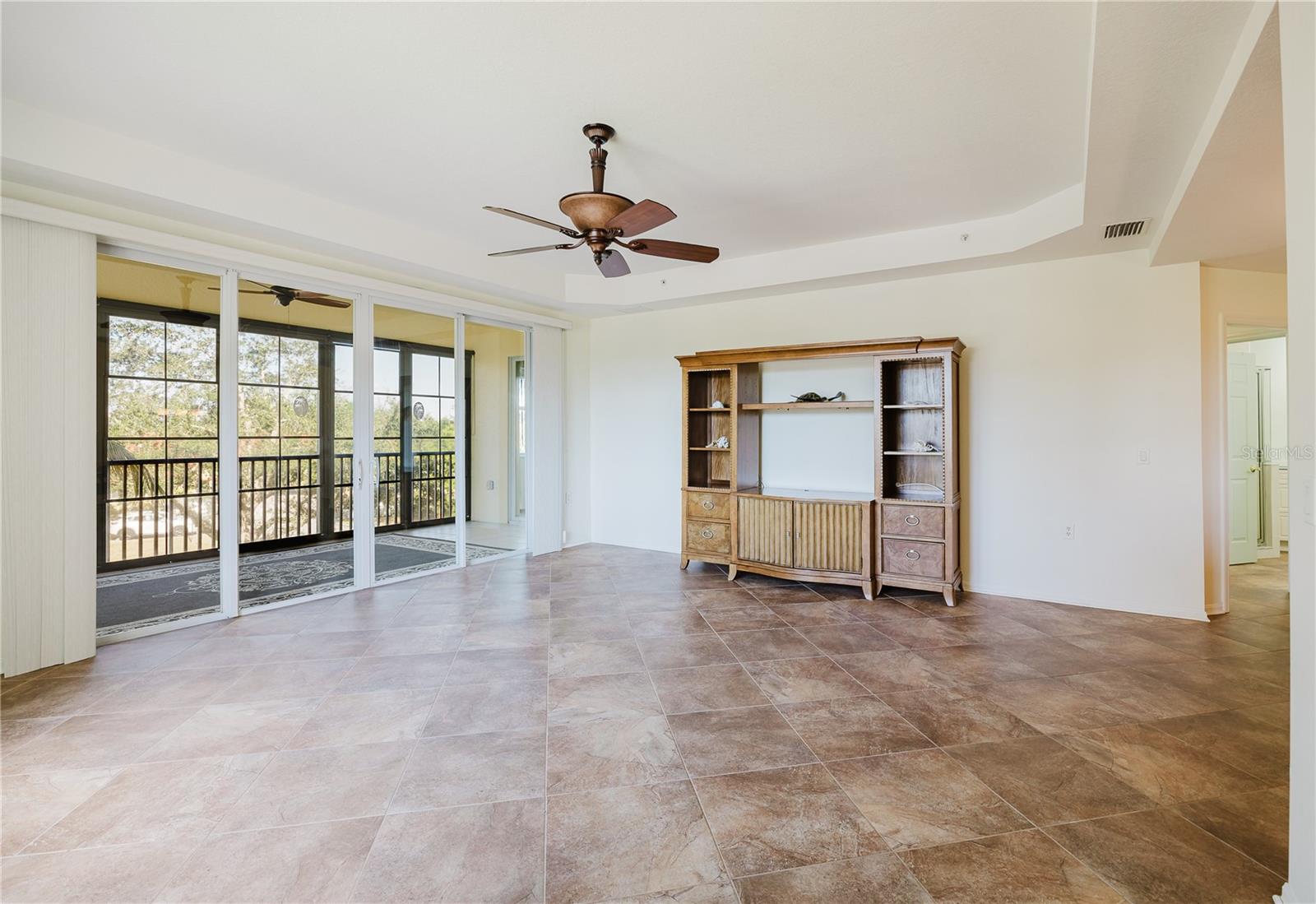 Image 14 of 40 For 255 West End Drive 1303