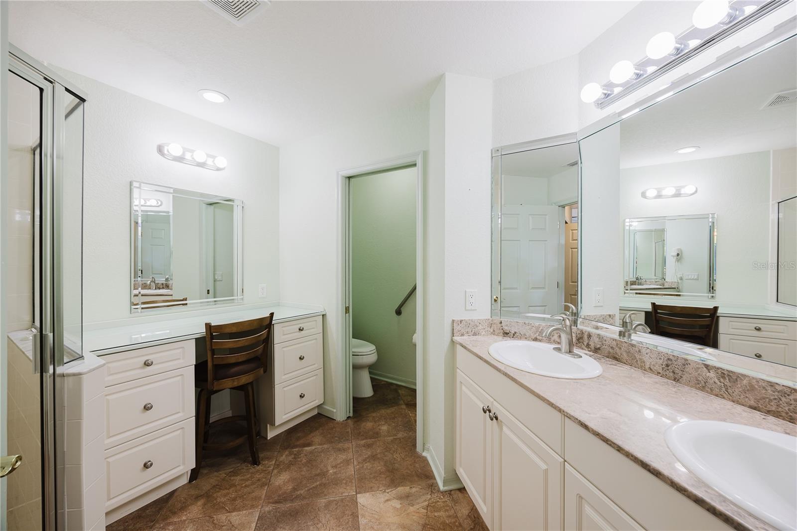 Image 20 of 40 For 255 West End Drive 1303