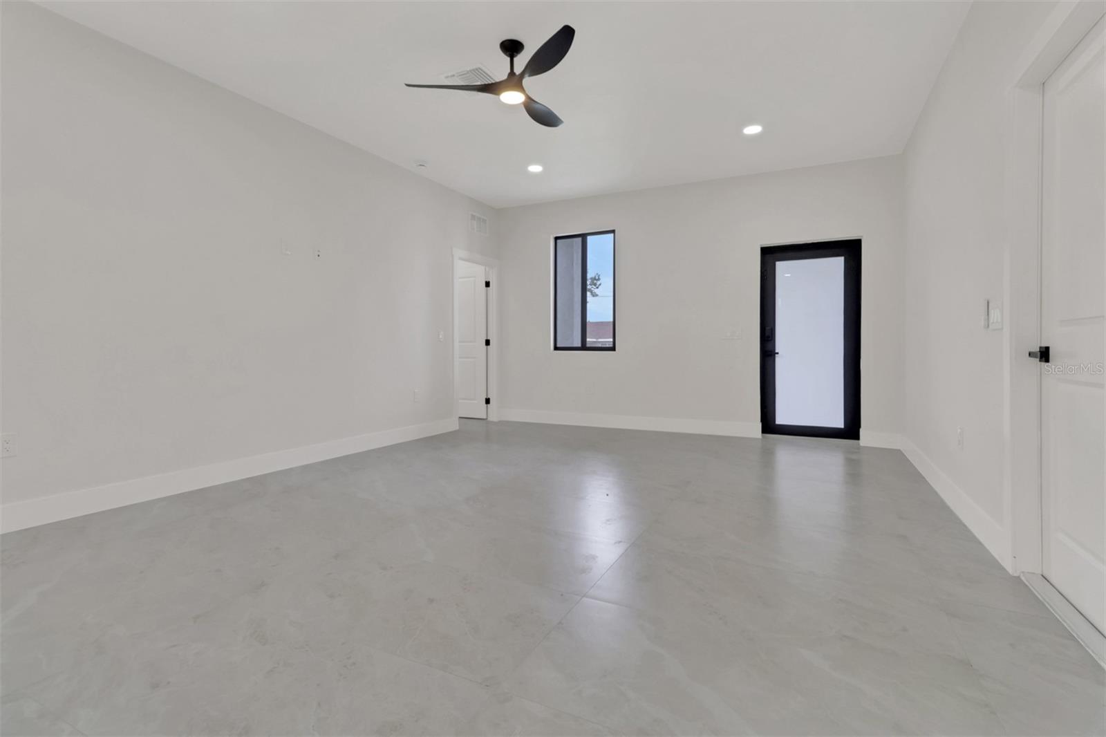 Image 3 of 37 For 4501-4503 15th Street Sw