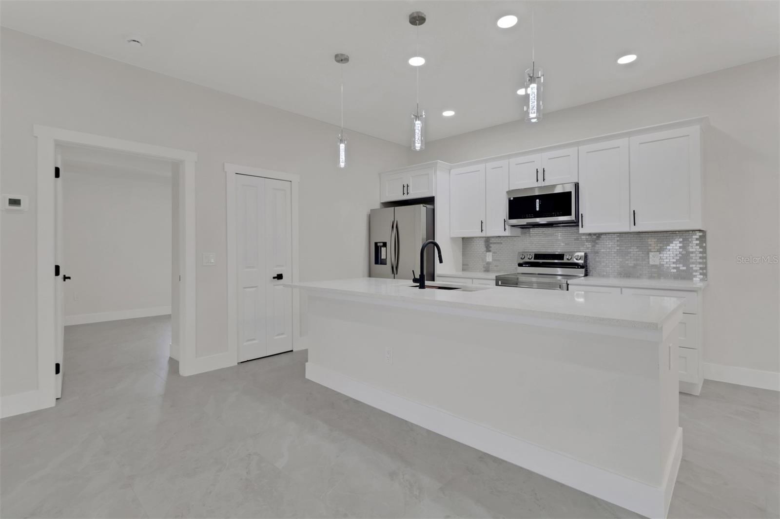 Image 8 of 37 For 4501-4503 15th Street Sw