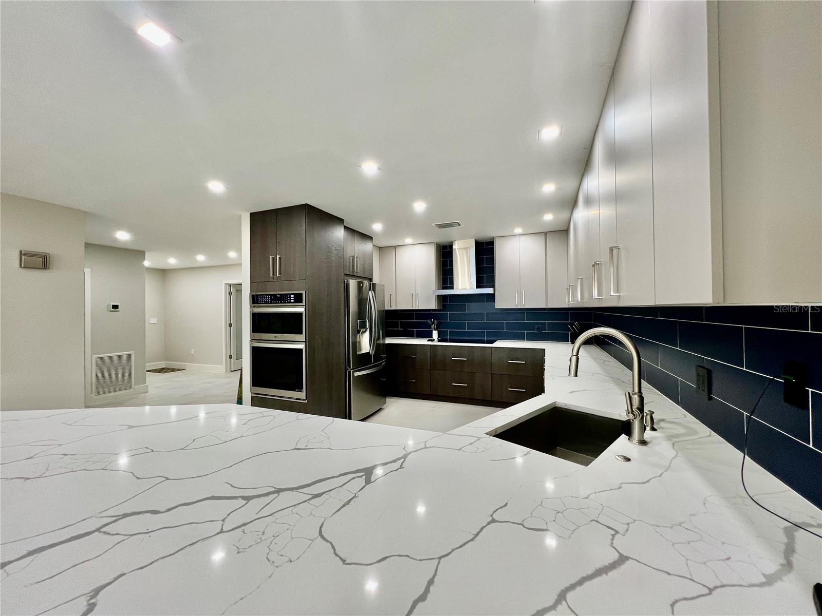 Image 10 of 54 For 3280 Southshore Drive 87a