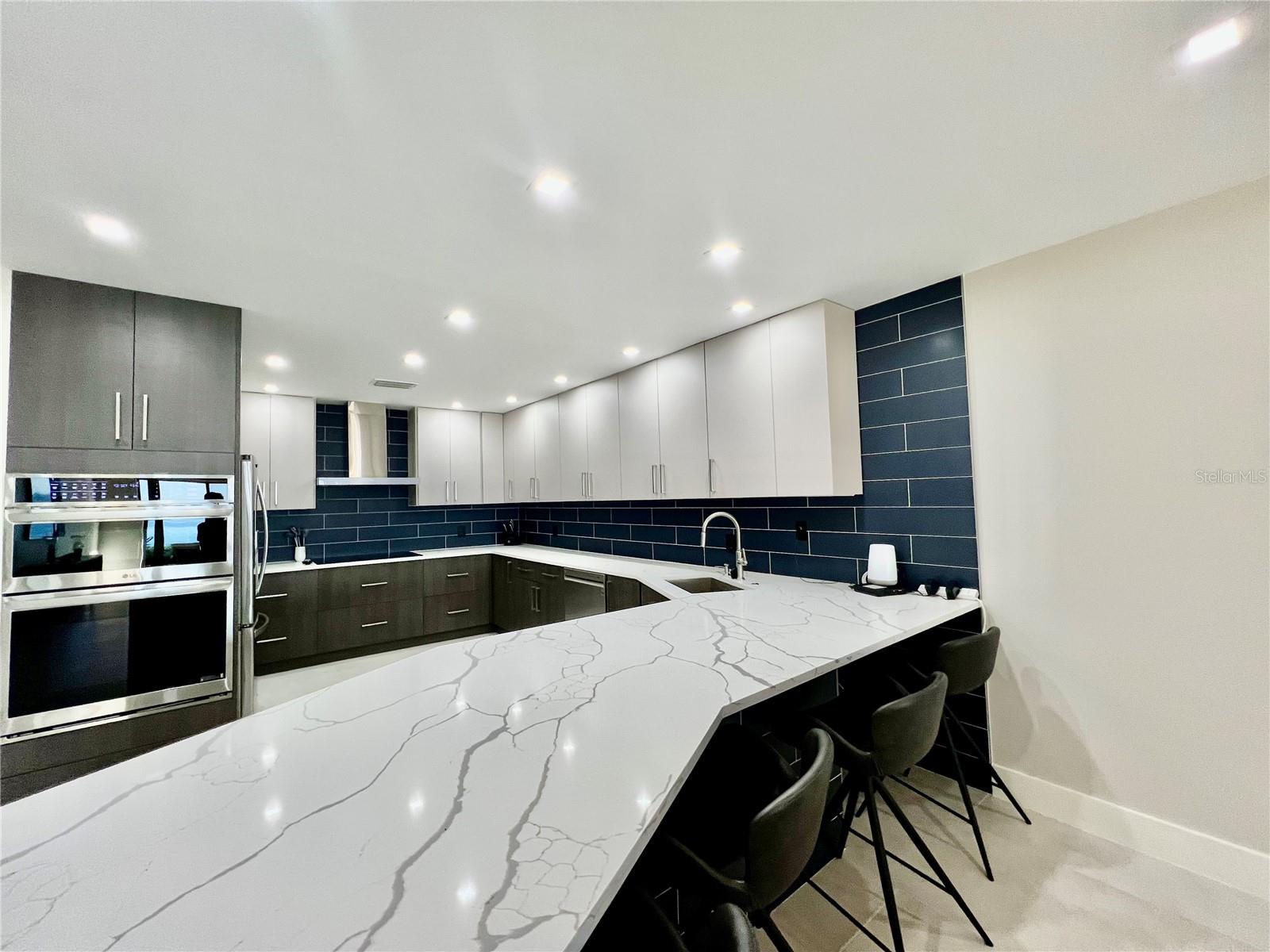 Image 11 of 54 For 3280 Southshore Drive 87a