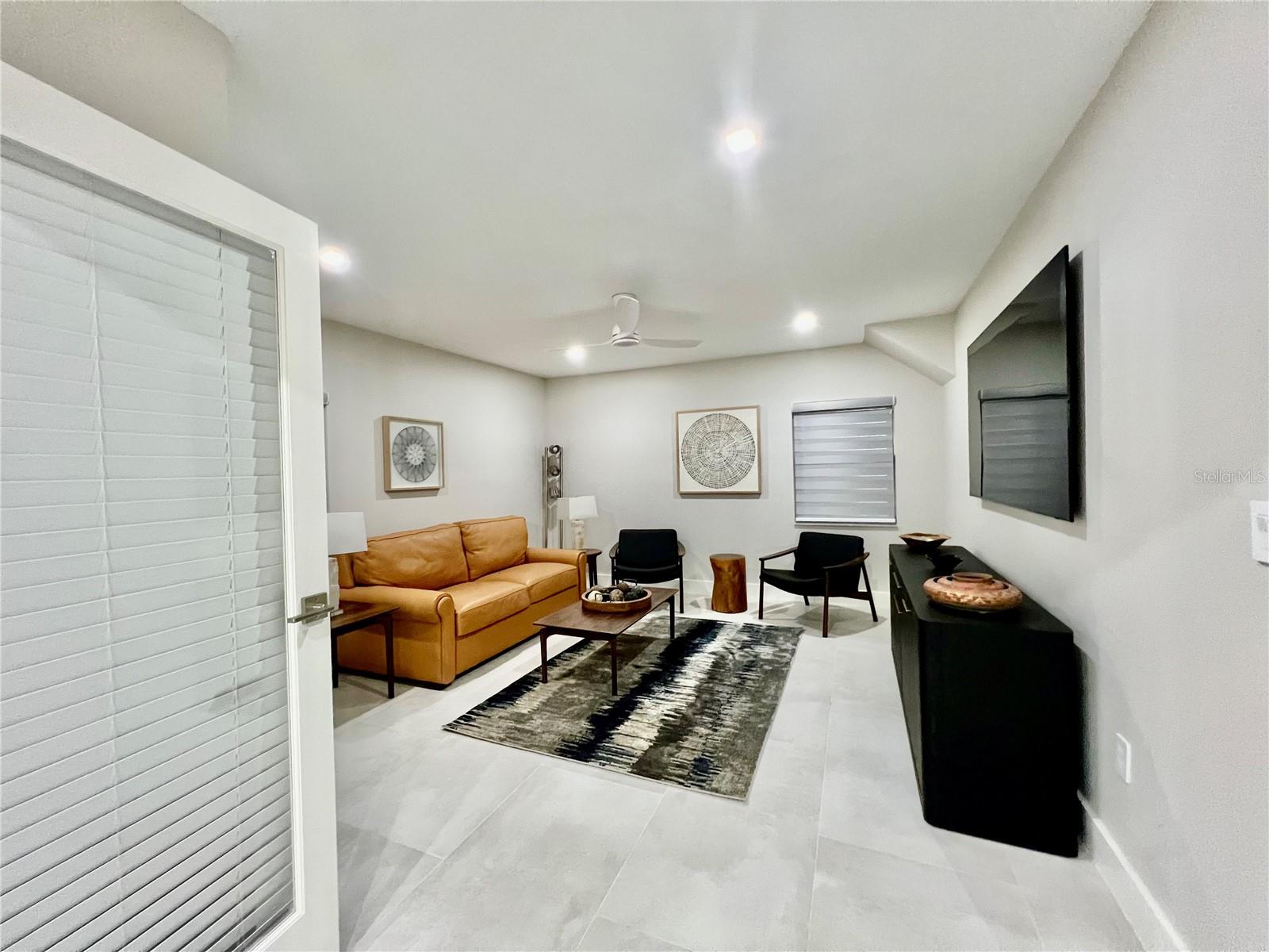 Image 20 of 54 For 3280 Southshore Drive 87a