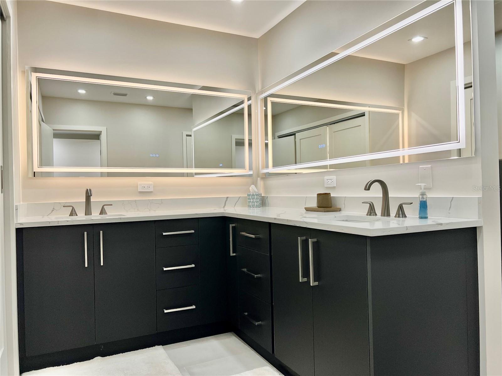 Image 24 of 54 For 3280 Southshore Drive 87a