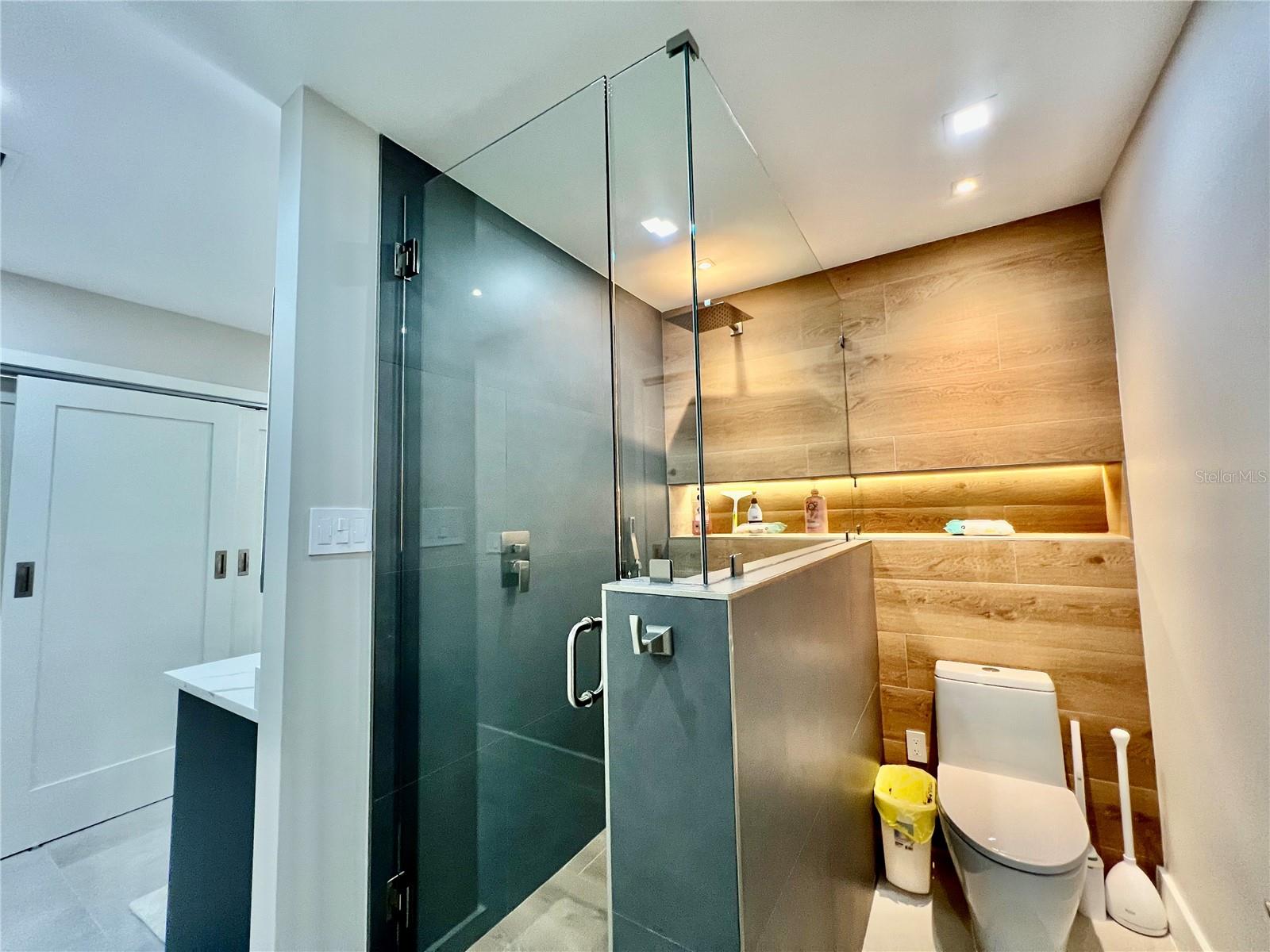 Image 26 of 54 For 3280 Southshore Drive 87a