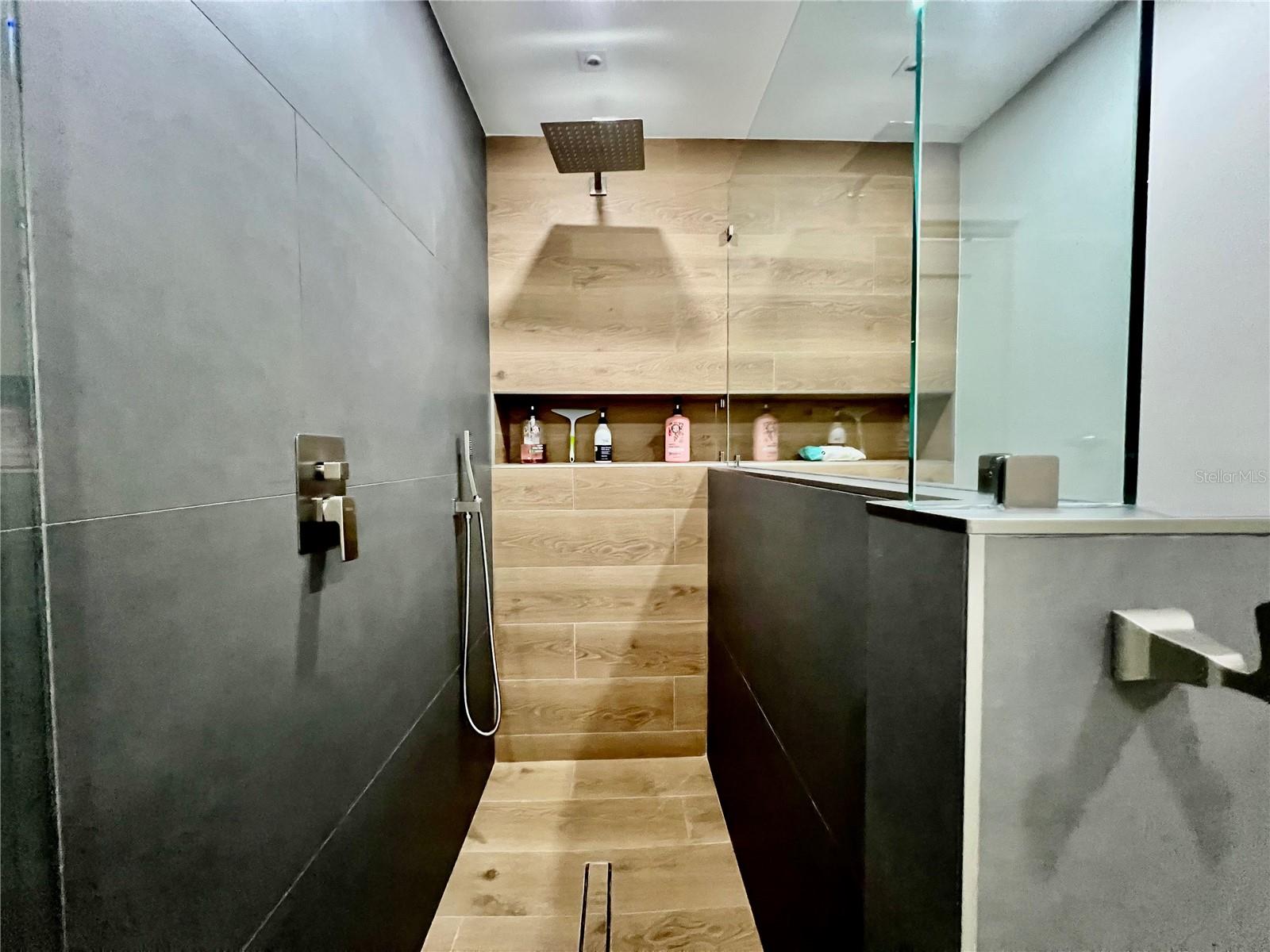 Image 27 of 54 For 3280 Southshore Drive 87a