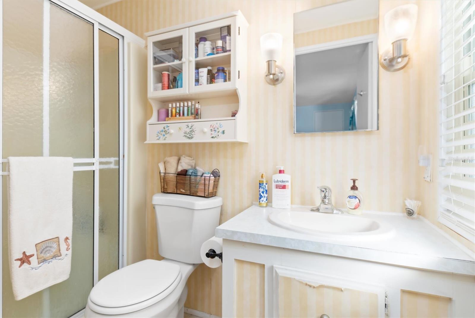 Image 16 of 43 For 511 Crampton Lane