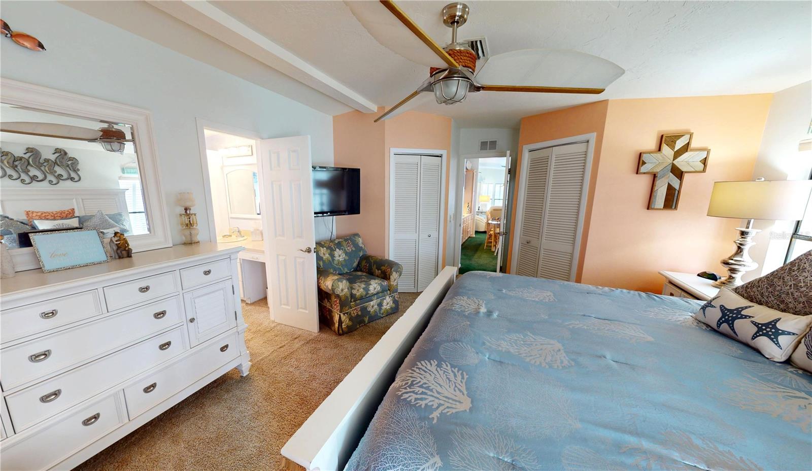 Image 16 of 45 For 5464 River Bay Drive