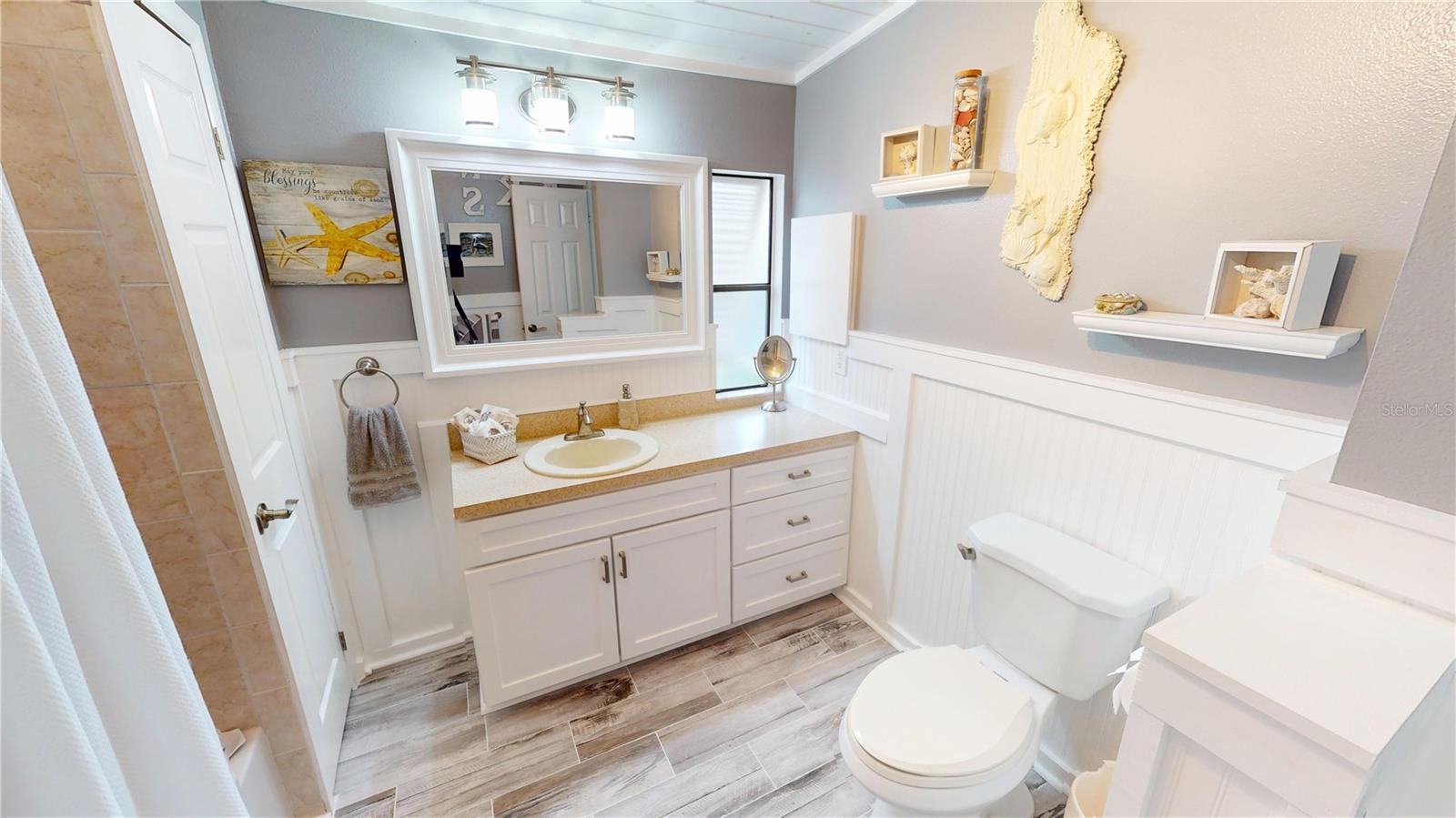 Image 21 of 45 For 5464 River Bay Drive