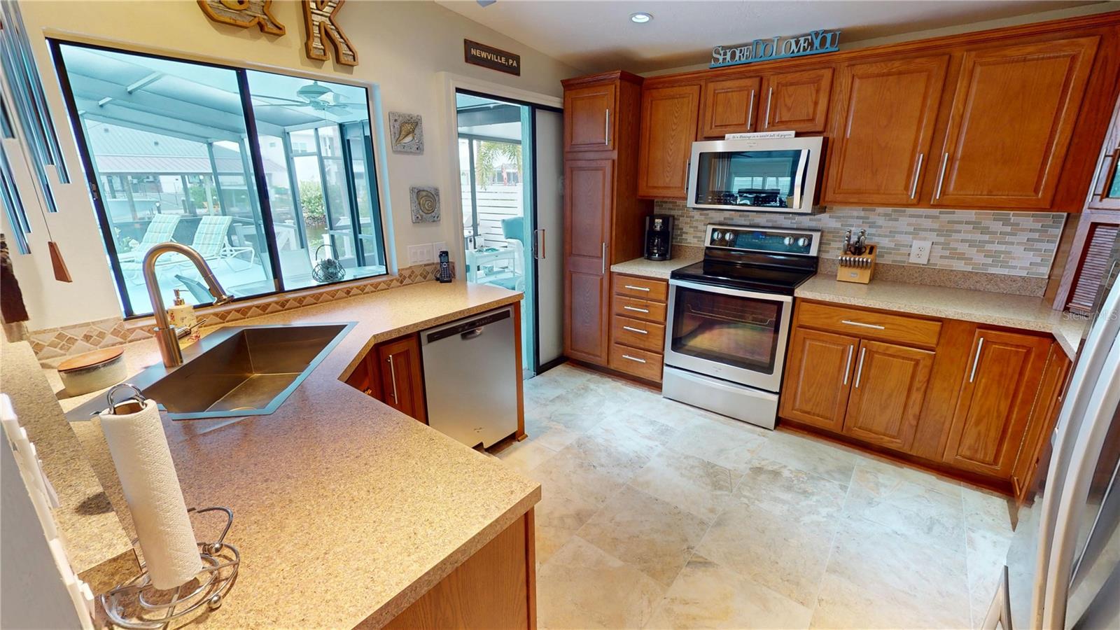 Image 8 of 45 For 5464 River Bay Drive