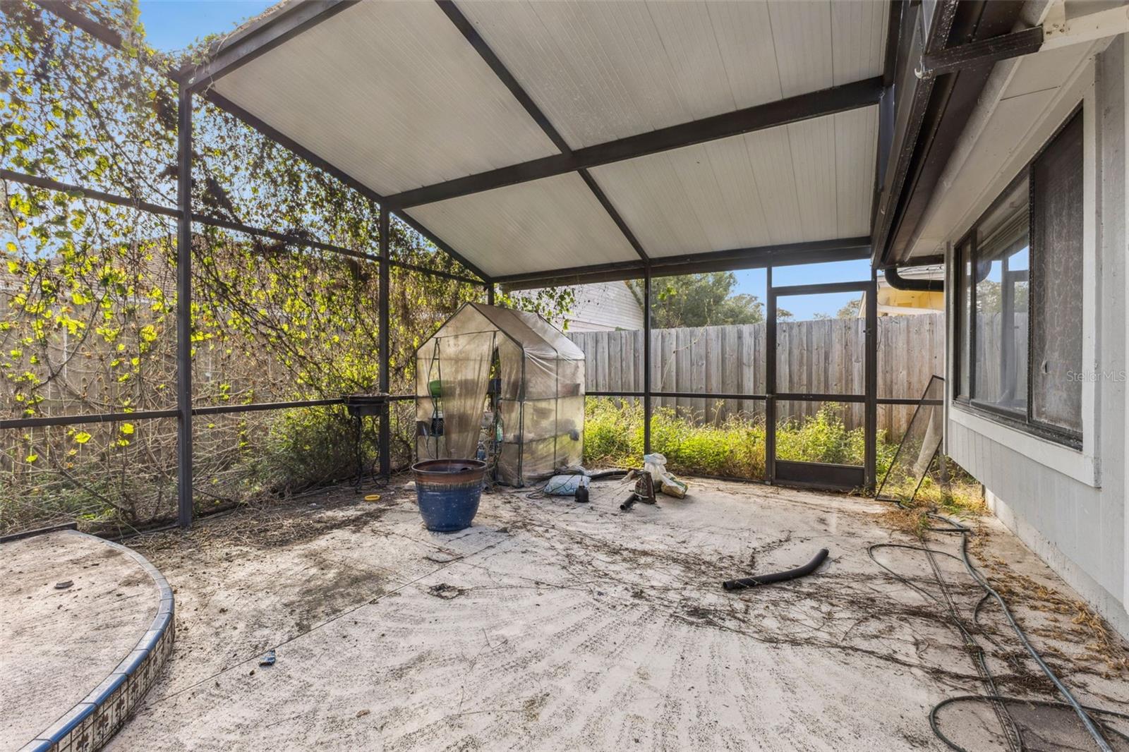 Image 17 of 18 For 595 Silvergate Loop